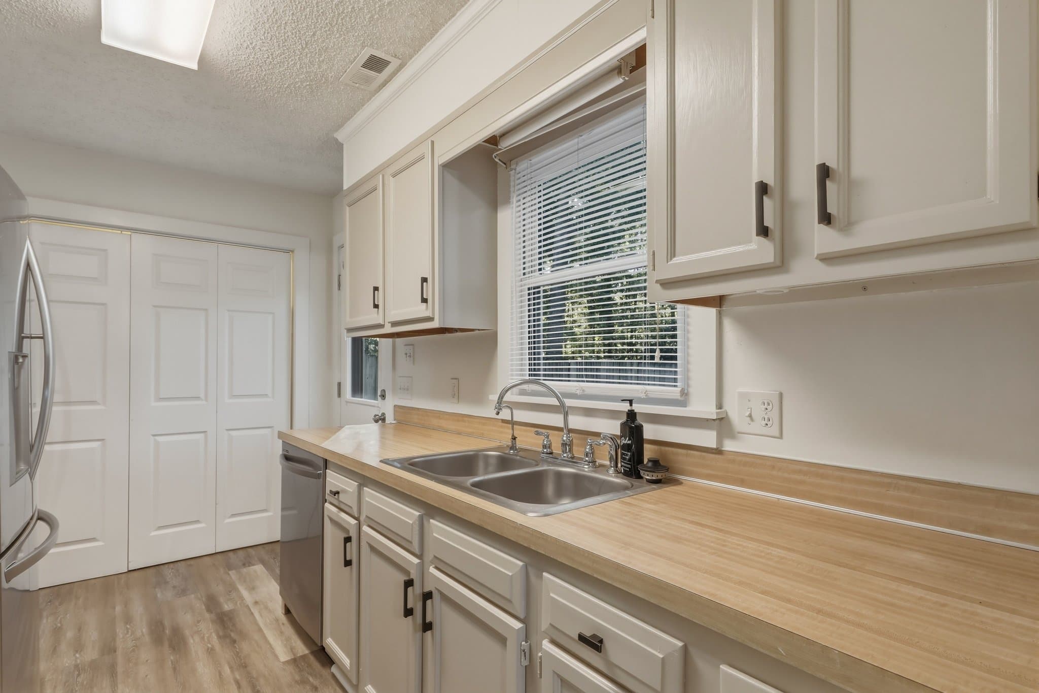 Greenville House: 1405 Kings Rd