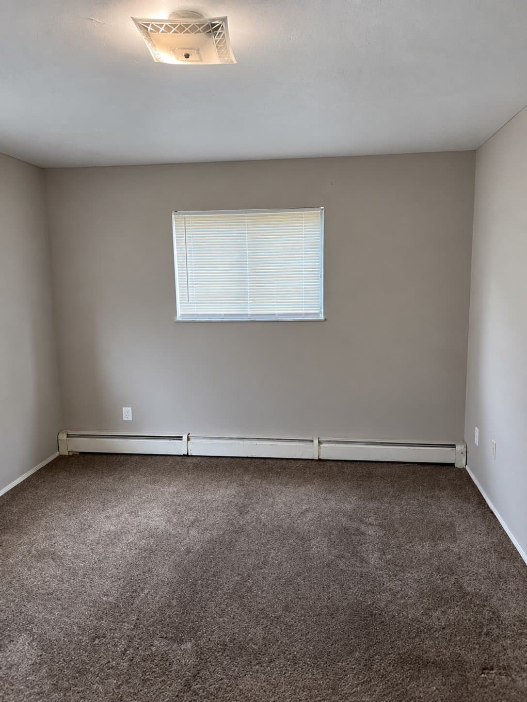 Cincinnati Apartment: 4004 W 8th St