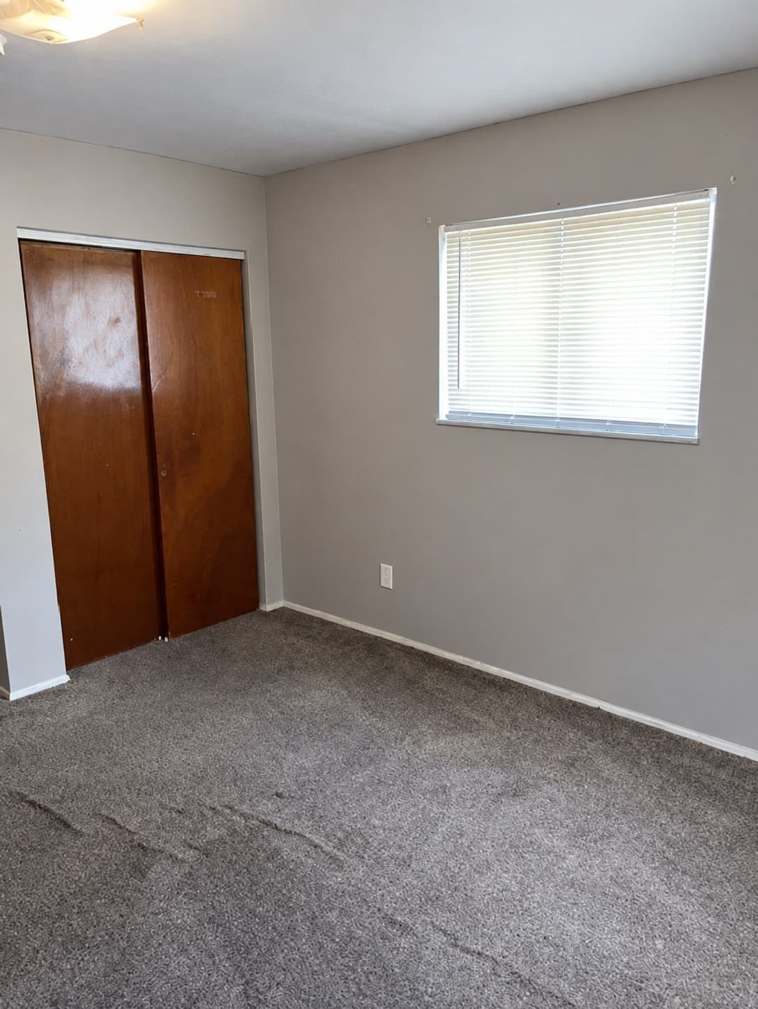 Cincinnati Apartment: 4004 W 8th St