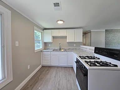 Milwaukee House: 3729 W. Kaul Avenue