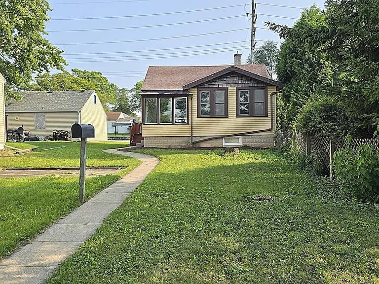 Milwaukee House: 3617 W. Douglas Avenue