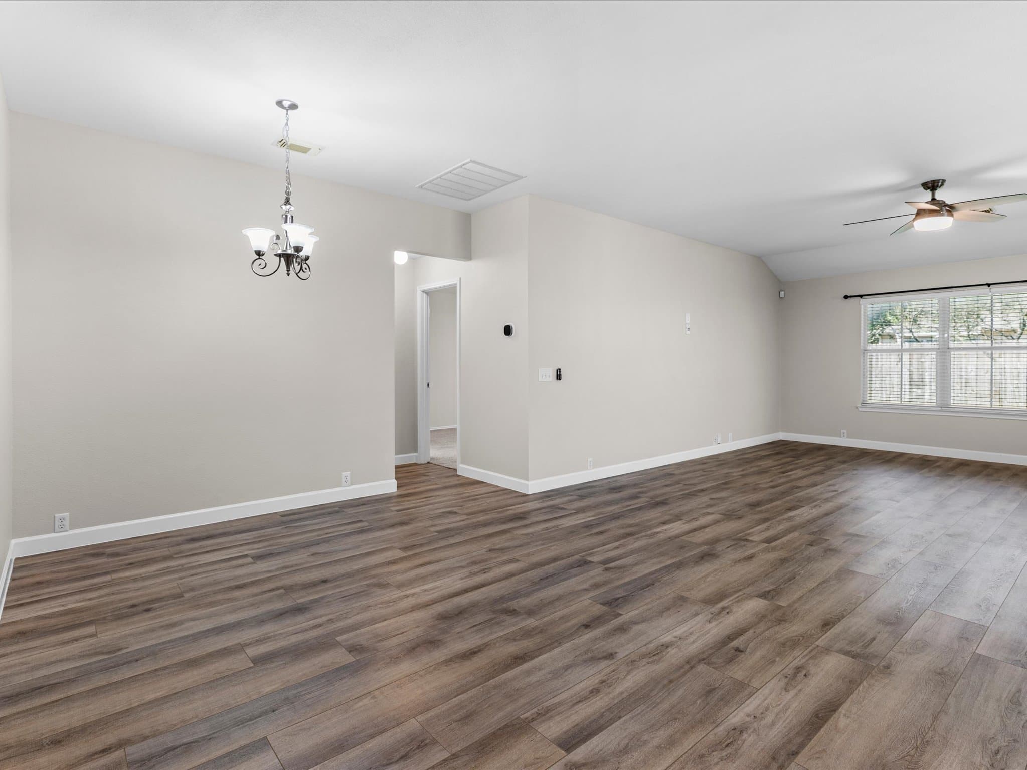 Selma House: 15835 Borwick ln
