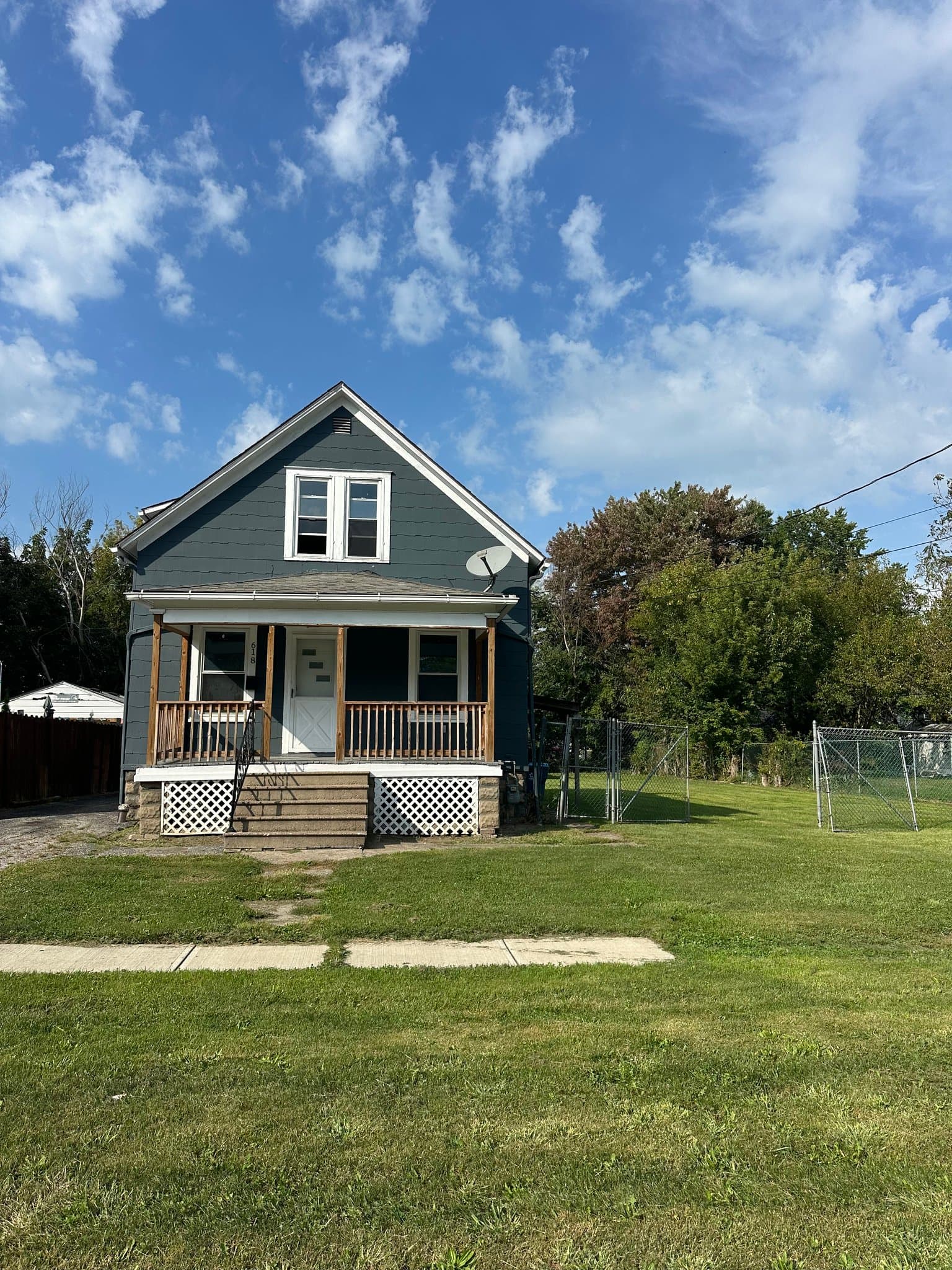 Lorain House: 618 W 23rd St.