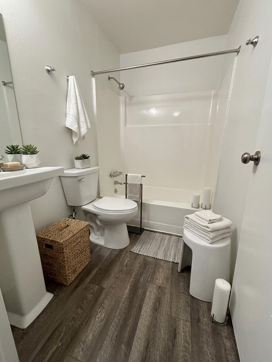 Ecorse Apartment: 4471 High St