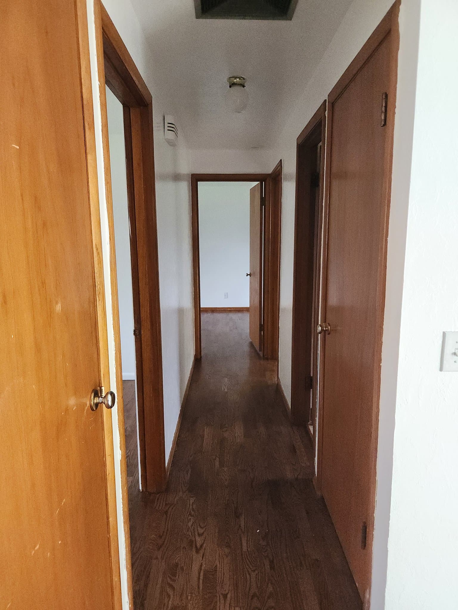 Lakewood House: 8708 Newgrove Ave SW