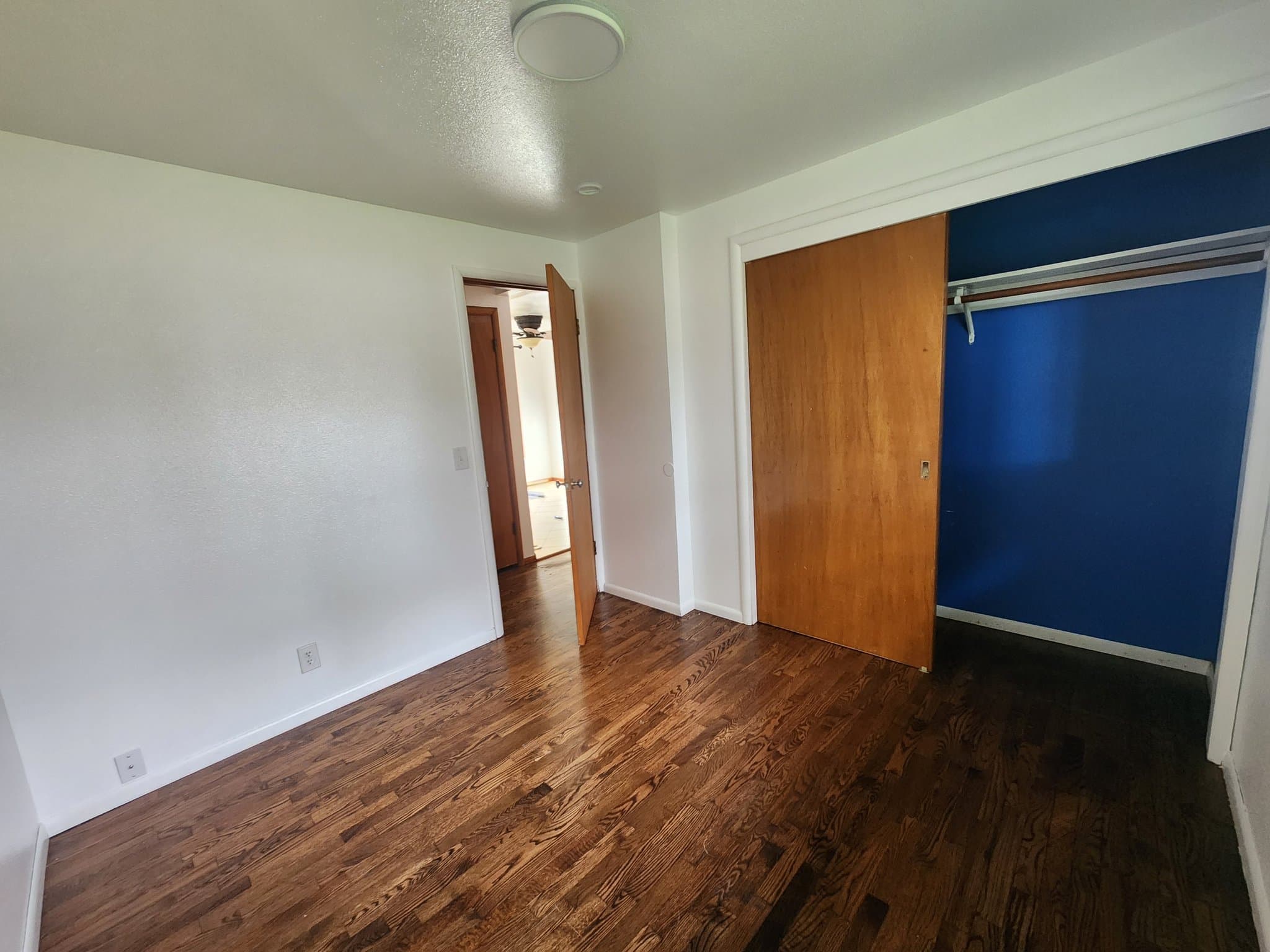 Lakewood House: 8708 Newgrove Ave SW