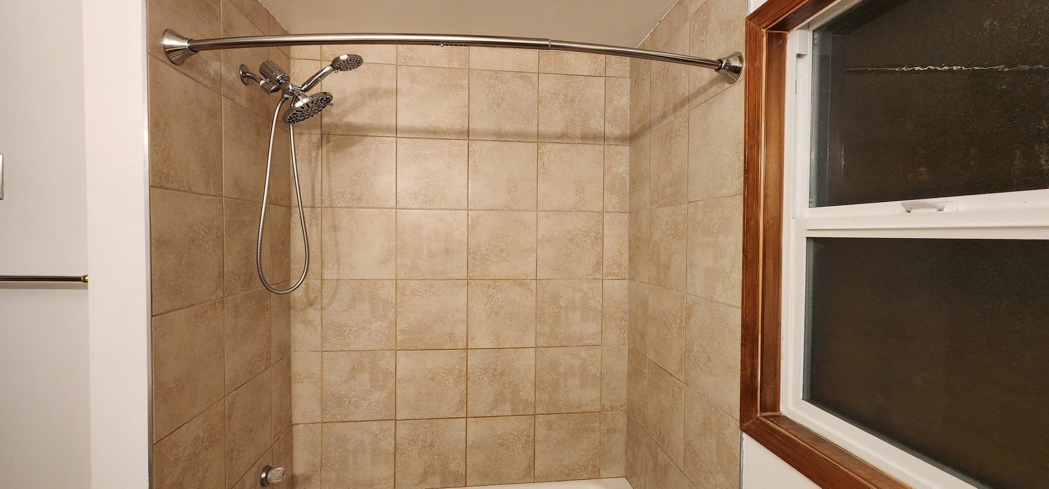 Lakewood House: 8708 Newgrove Ave SW