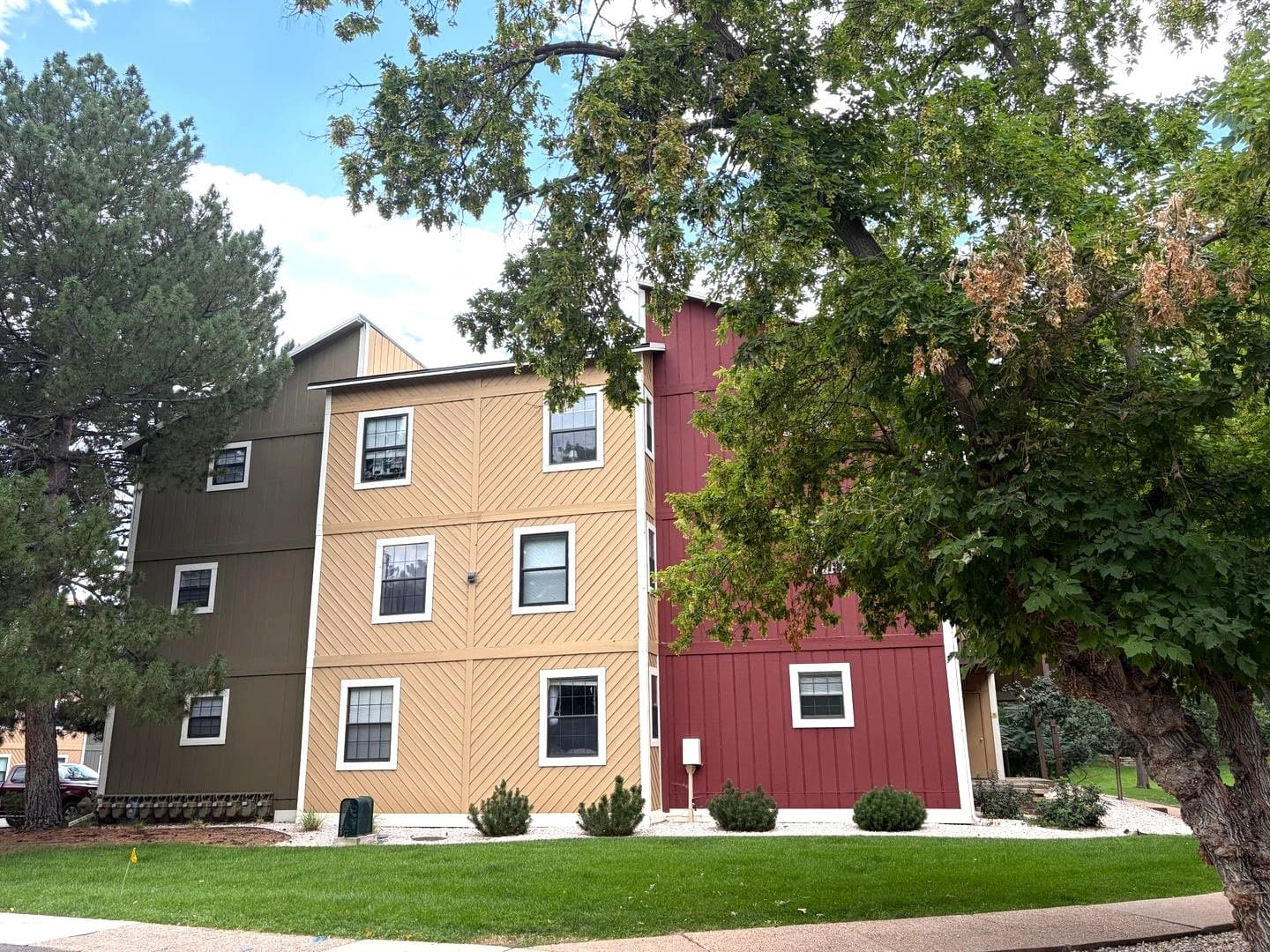 Boulder Condo: 2892 Shadow Creek Dr
