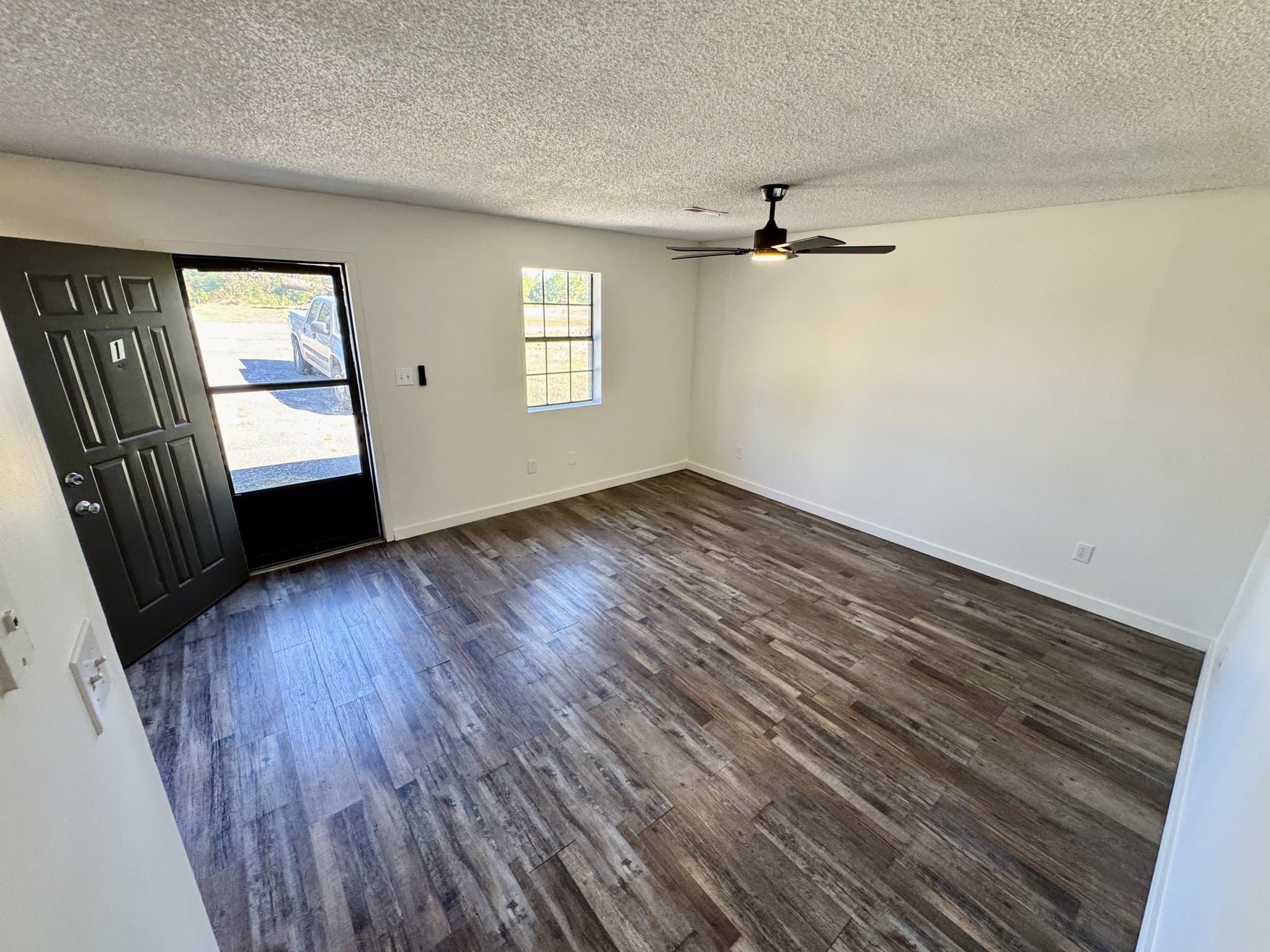 Corinth Apartment: 906 Levee Rd