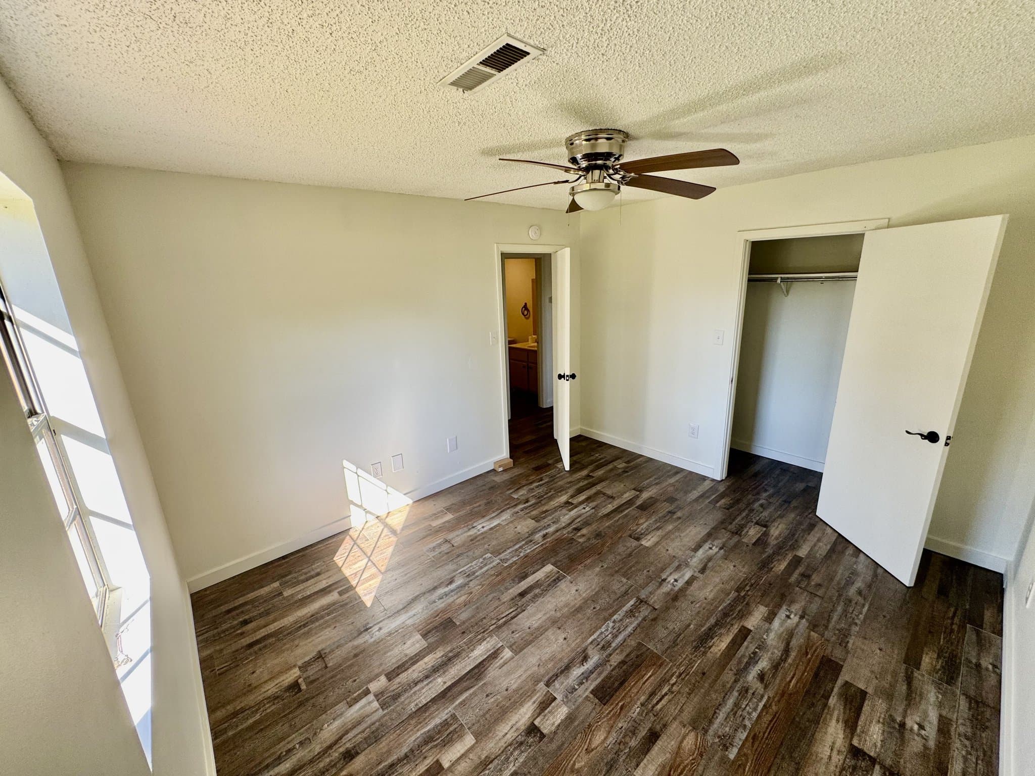Corinth Apartment: 906 Levee Rd