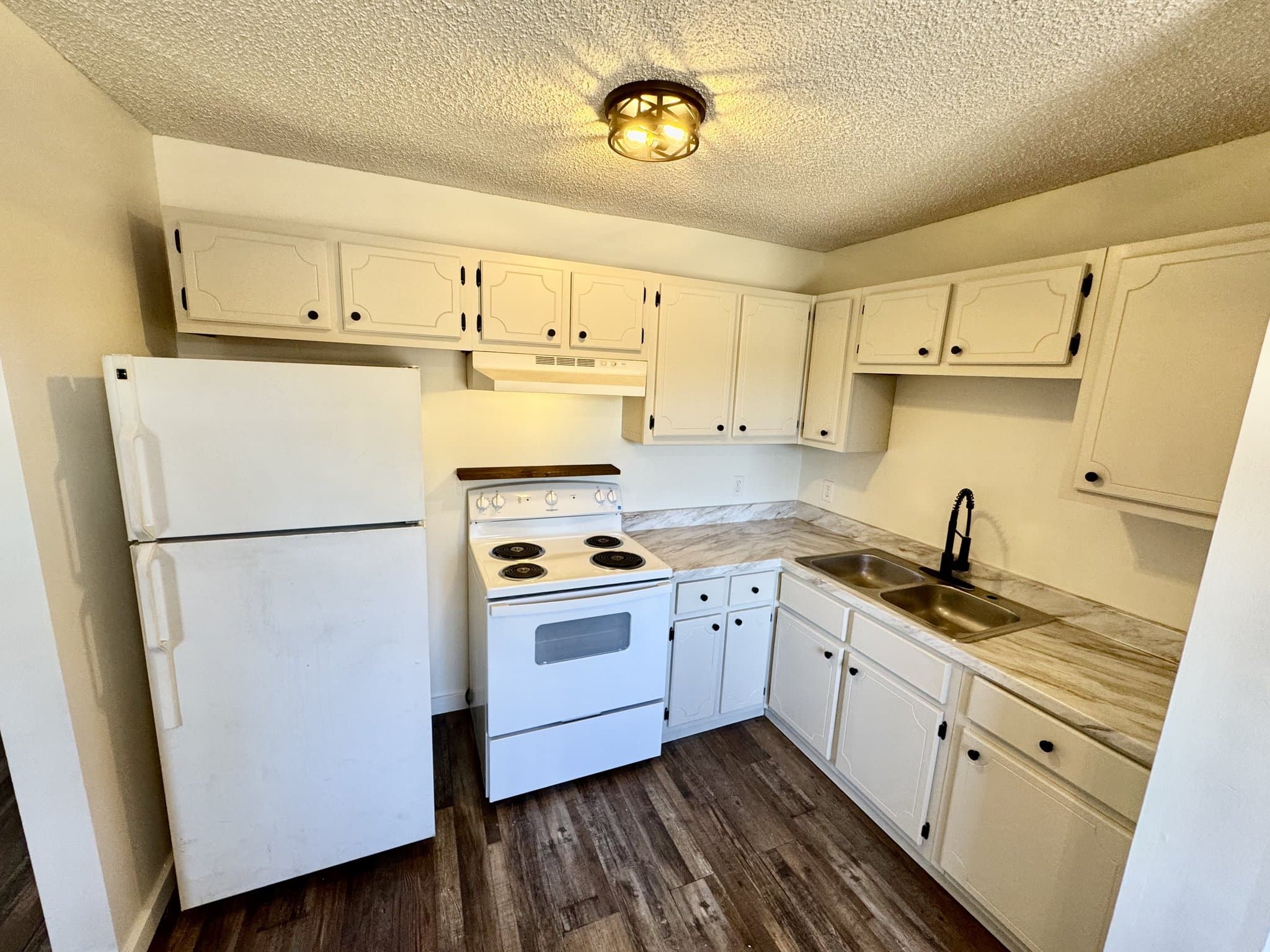 Corinth Apartment: 906 Levee Rd