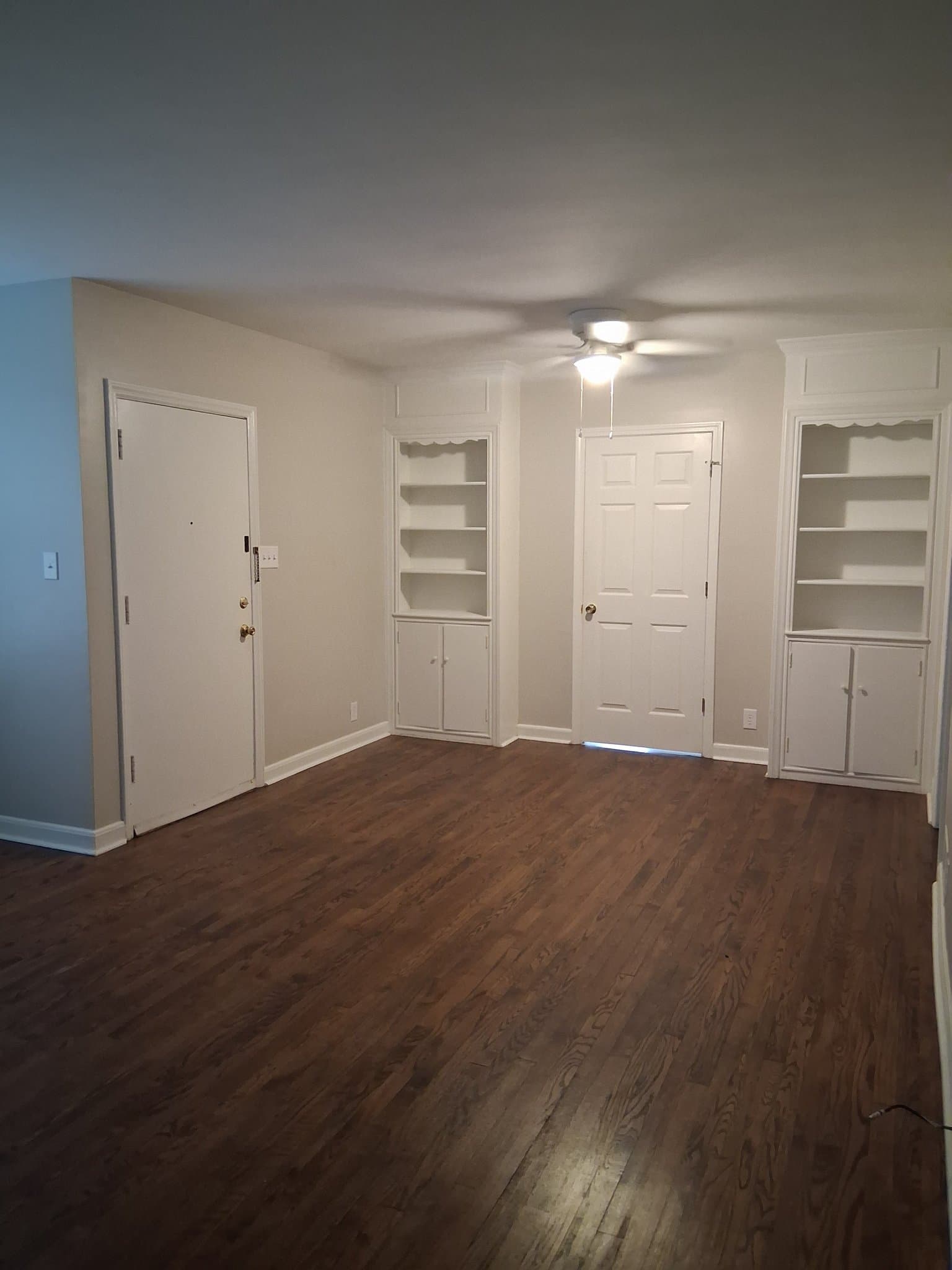 Greensboro House: 2000 Queens Ct