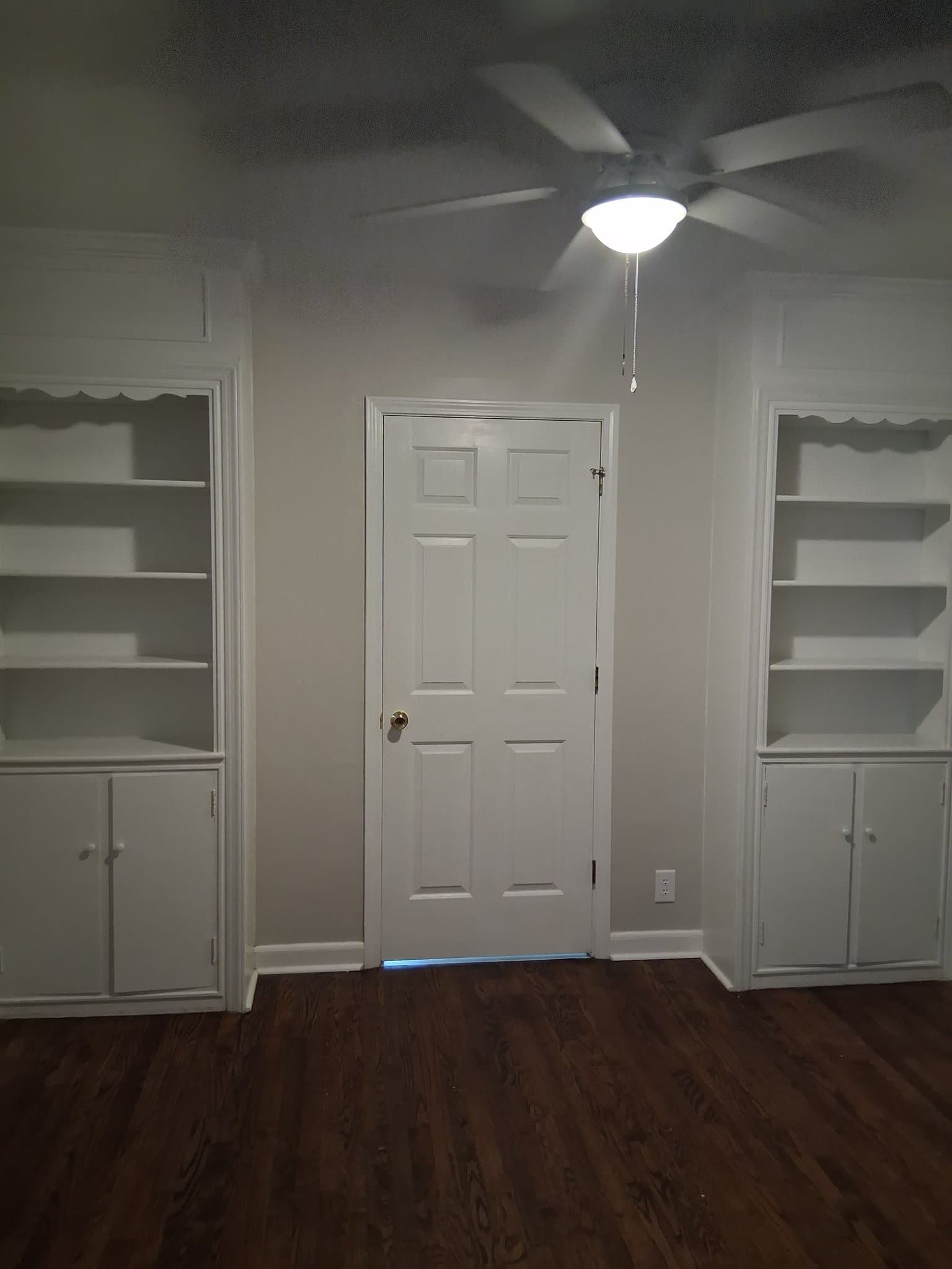 Greensboro House: 2000 Queens Ct