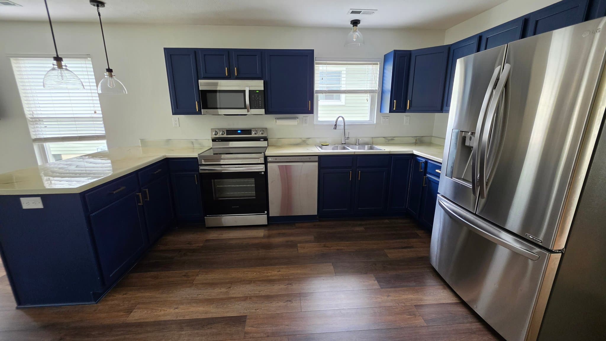 Bloomington House: 615 W Allen St
