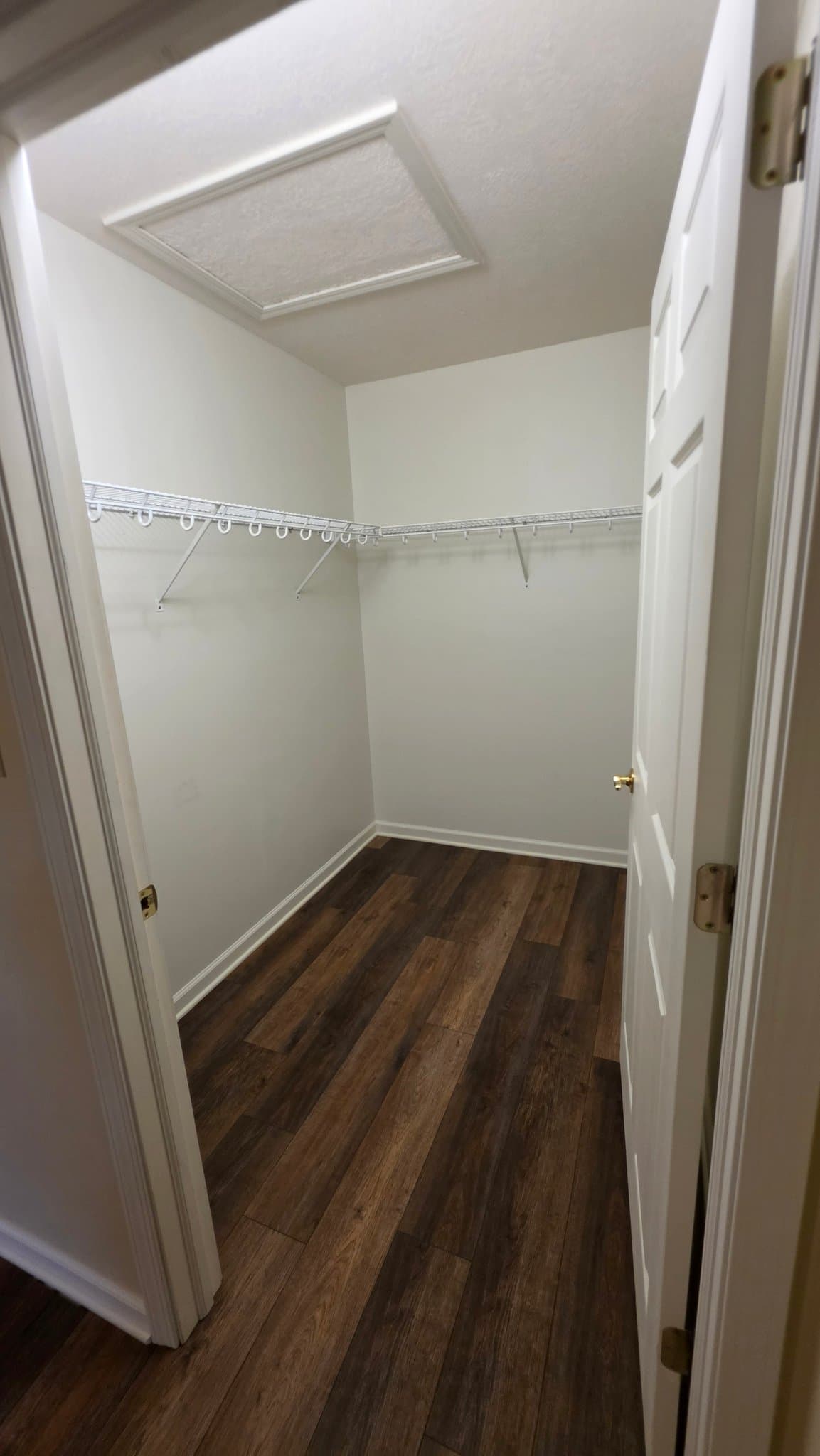 Bloomington House: 615 W Allen St