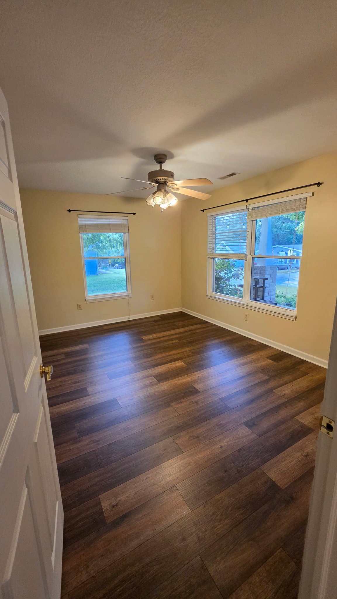 Bloomington House: 615 W Allen St