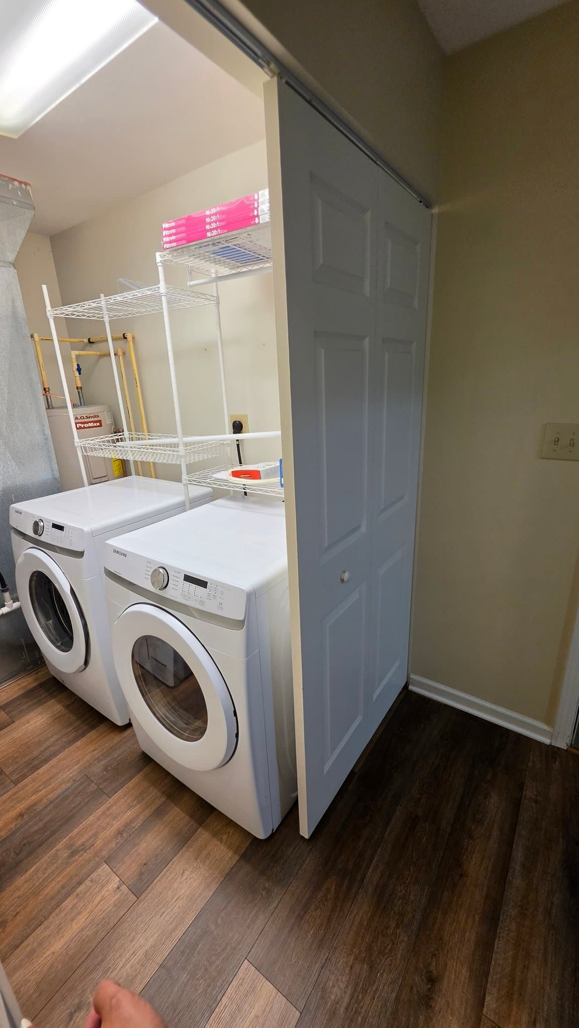 Bloomington House: 615 W Allen St