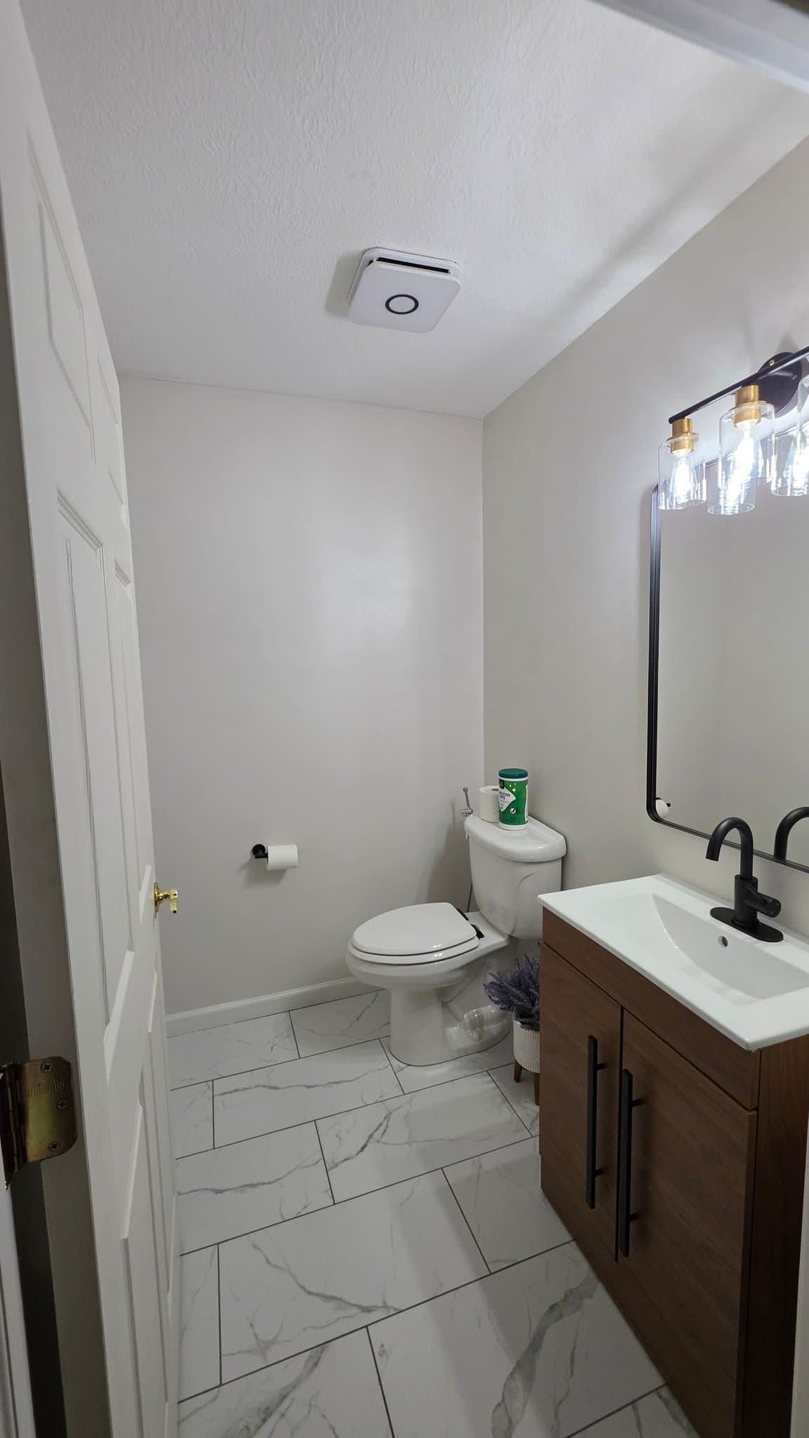 Bloomington House: 615 W Allen St