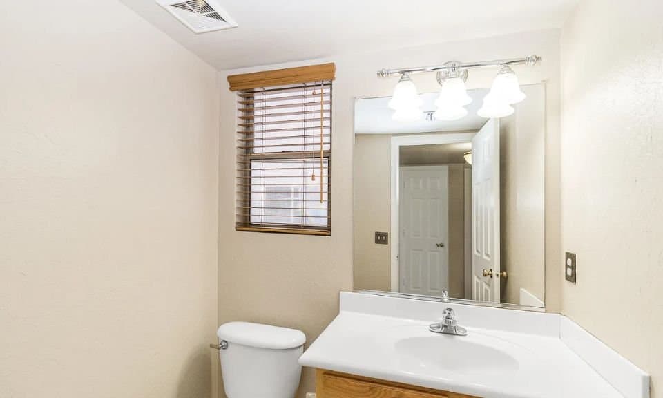 Casa Grande House: 1449 E 11th St