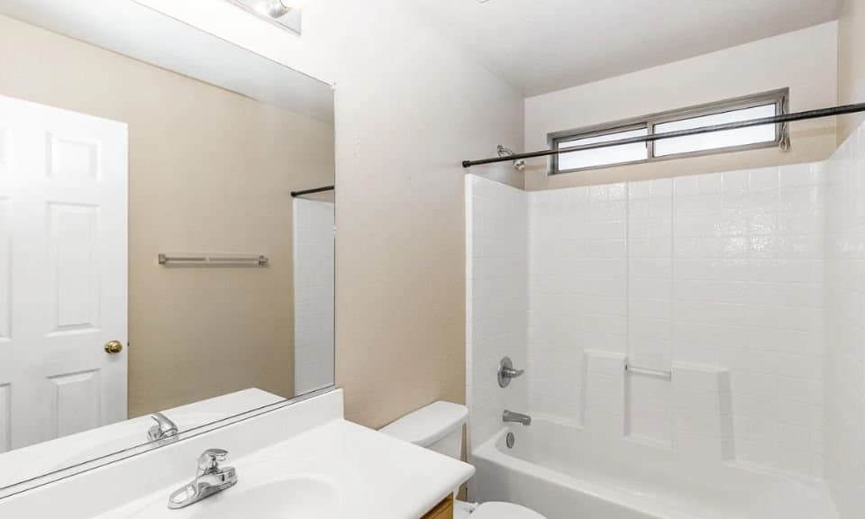Casa Grande House: 1449 E 11th St
