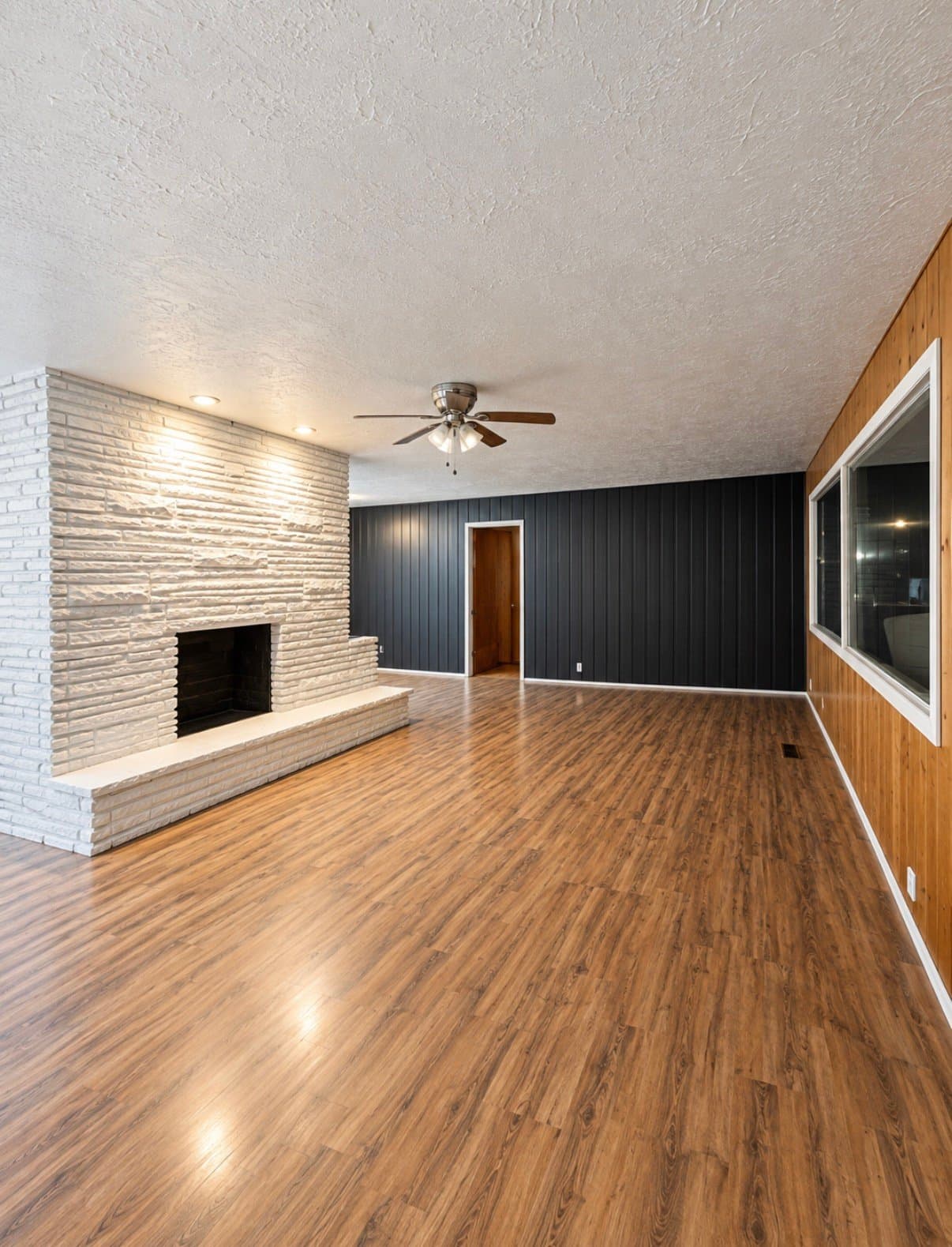 Mantua House: 180 N Main St