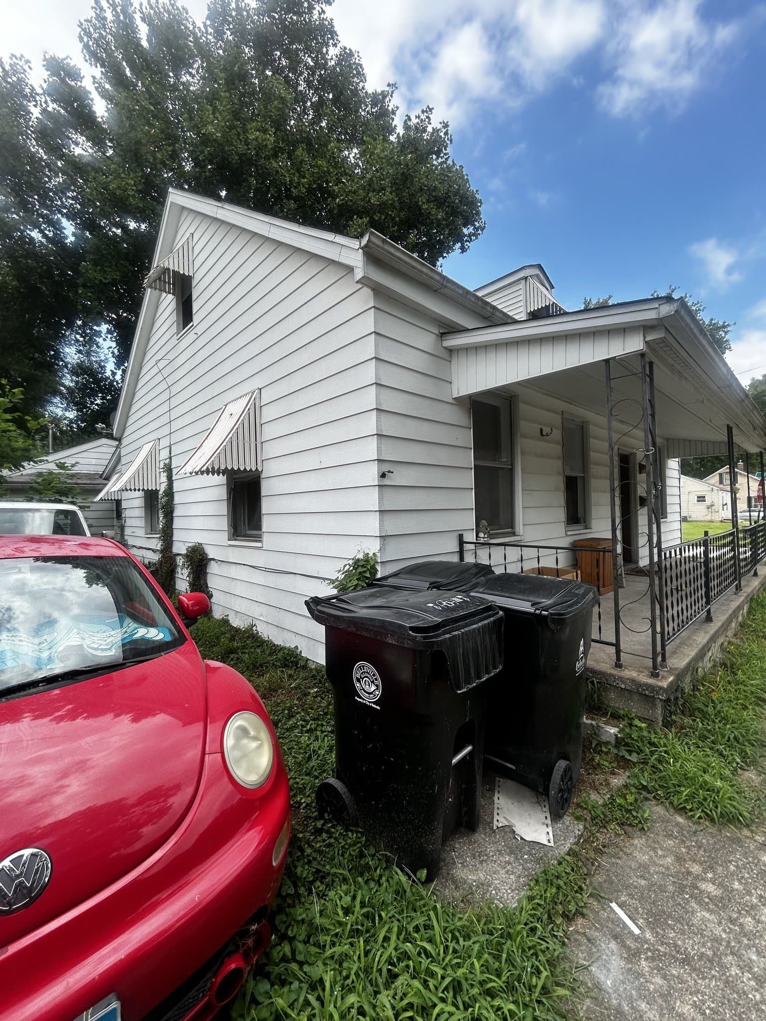 Belleville House: 233 N 11th St
