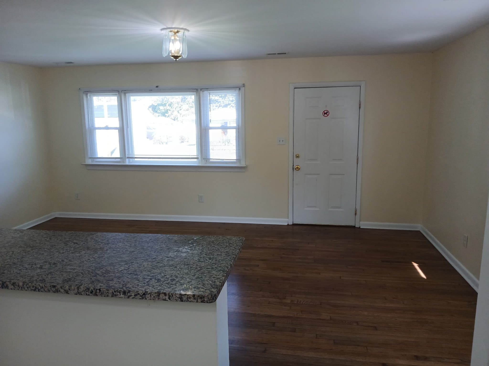 Hampton House: 433 Rogers Ave.