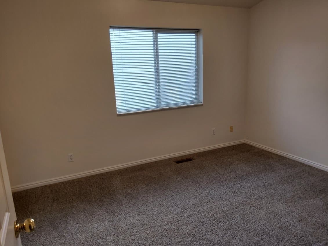 Logan Townhome: 7 Fairway Ln