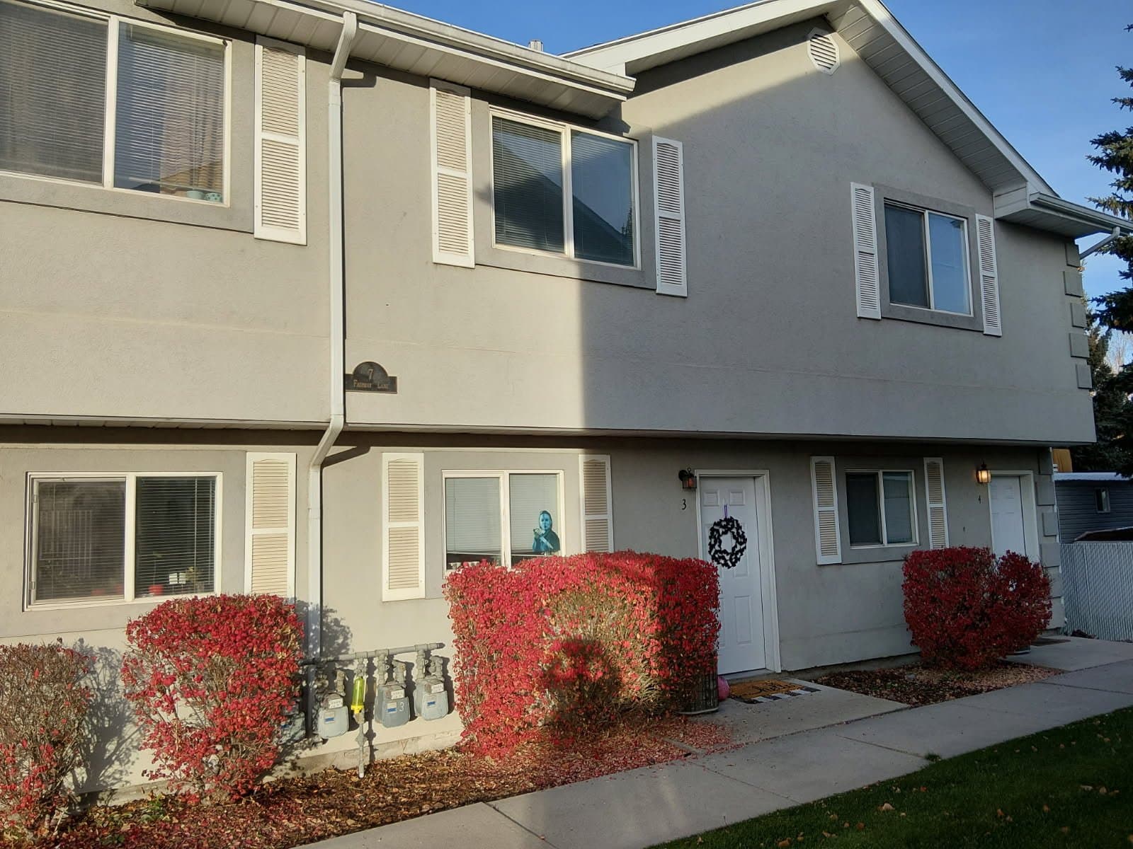 Logan Townhome: 7 Fairway Ln