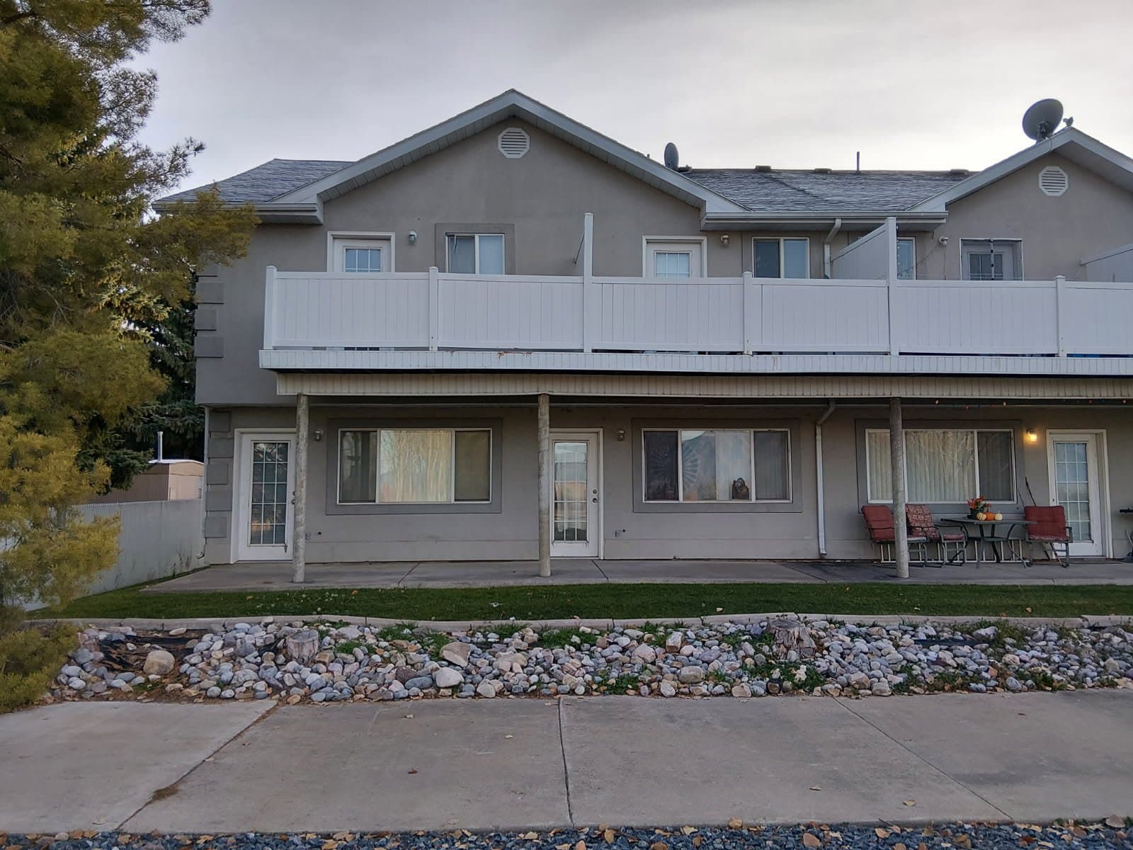 Logan Townhome: 7 Fairway Ln