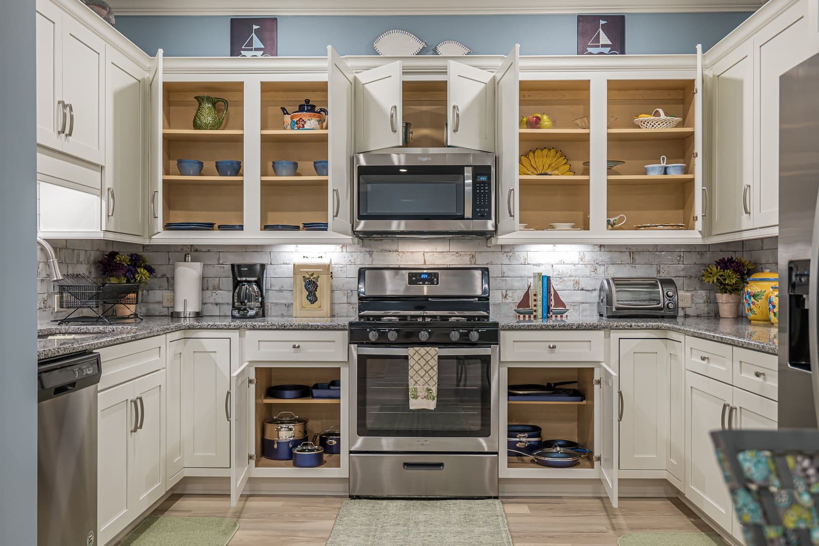Woodstock Condo: 403 Cottonwood Dr