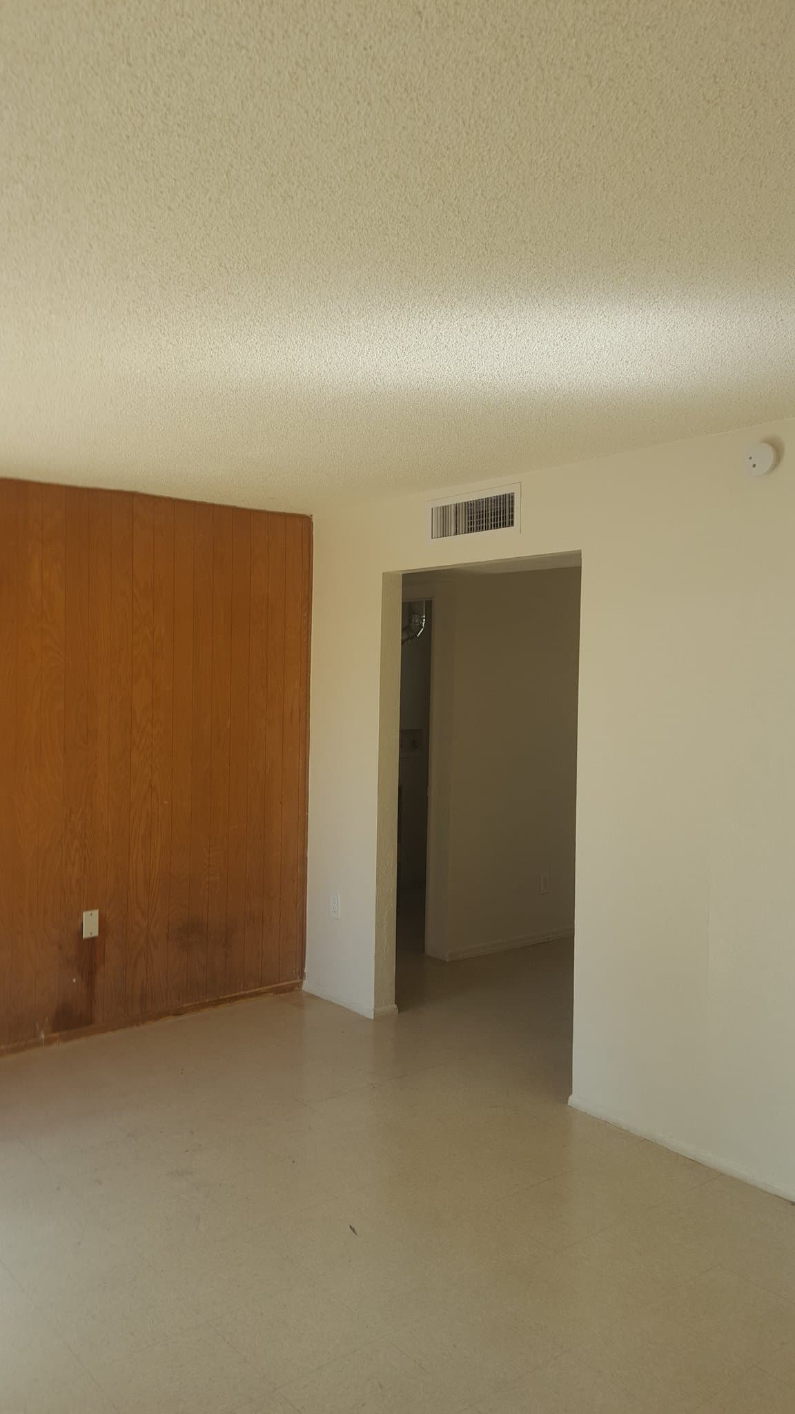 Tucson House: 16 E King Rd