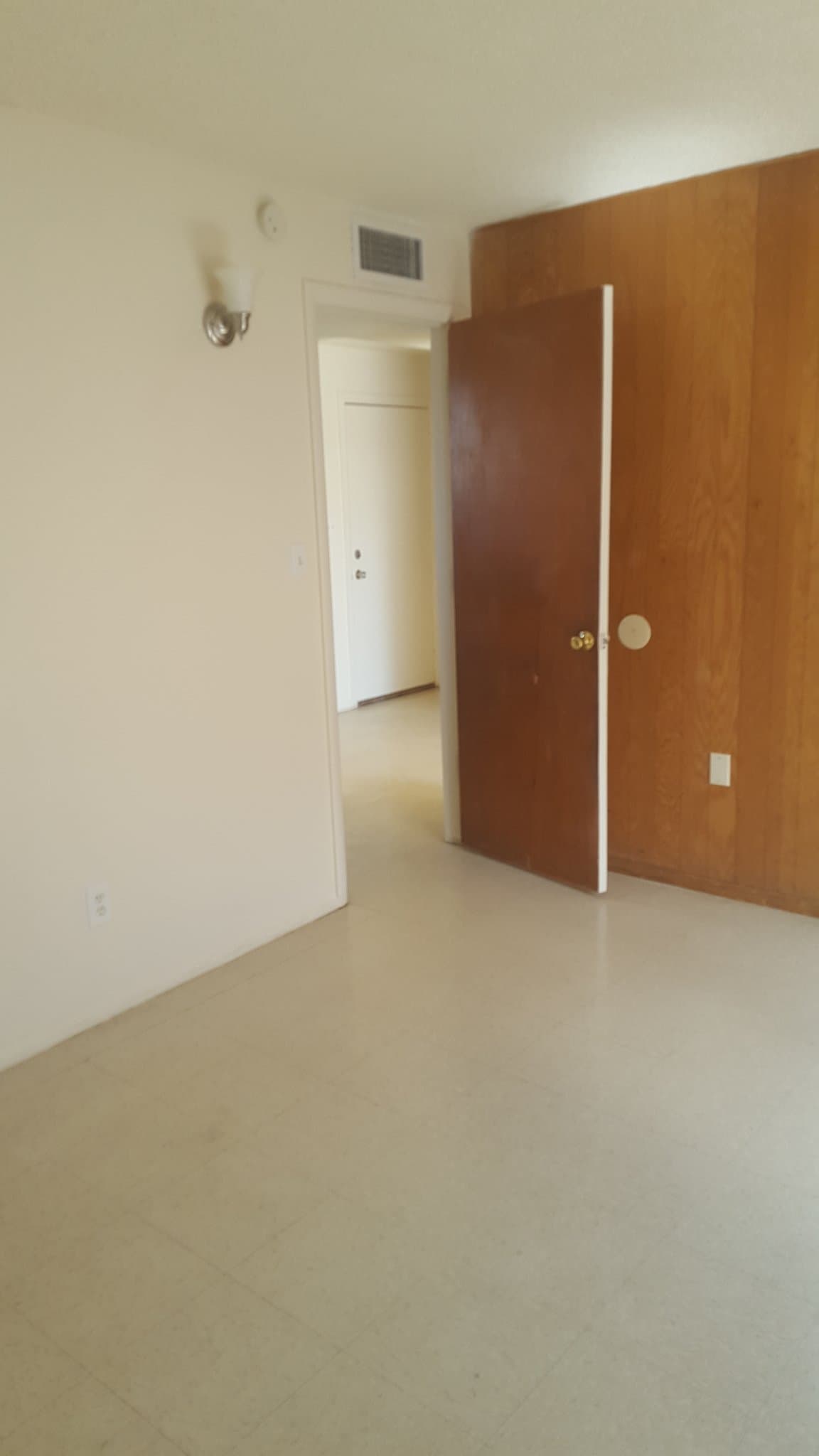 Tucson House: 16 E King Rd