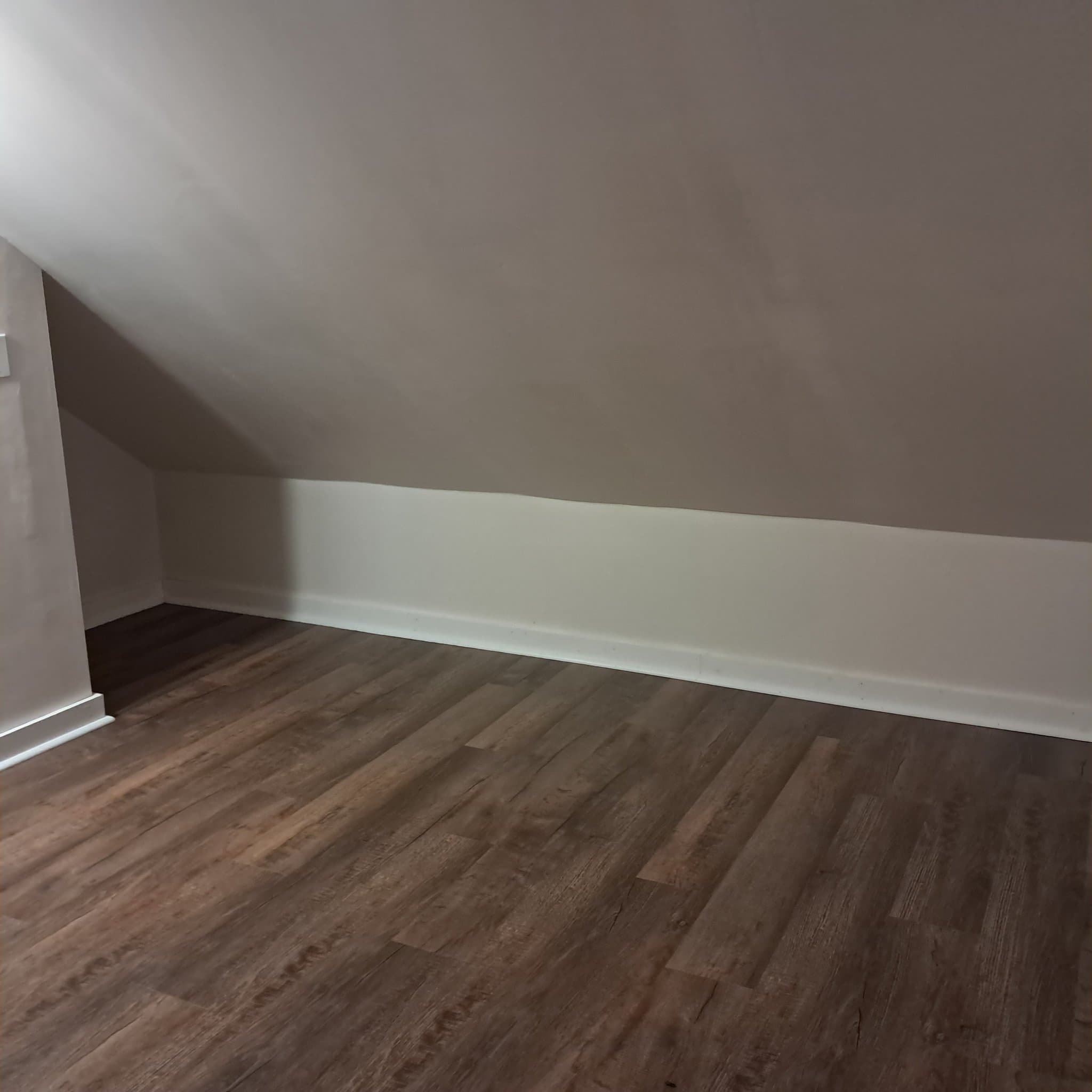 Cedar Falls House: 30832 120th St