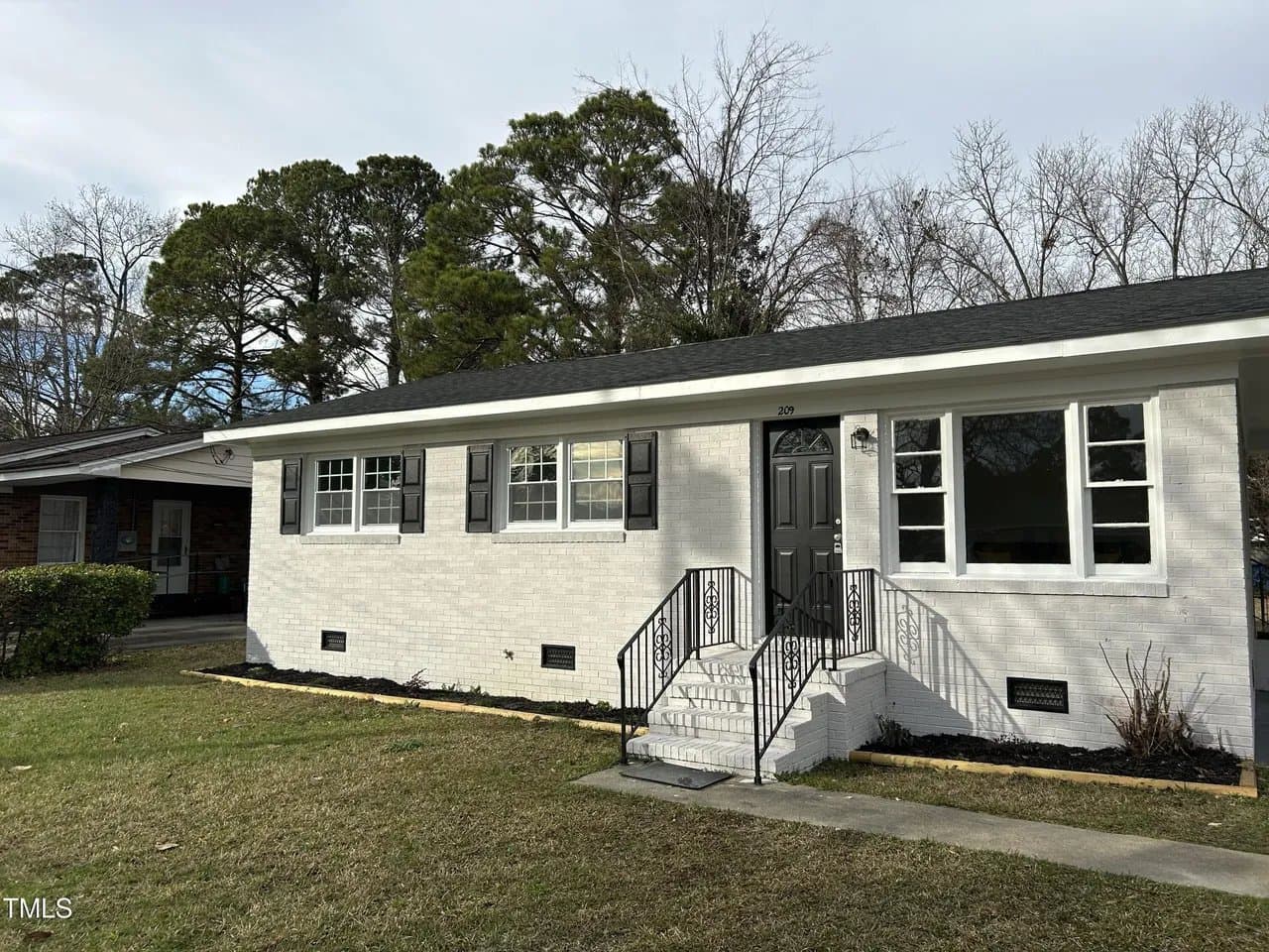 Goldsboro House: 209 Bunche Dr