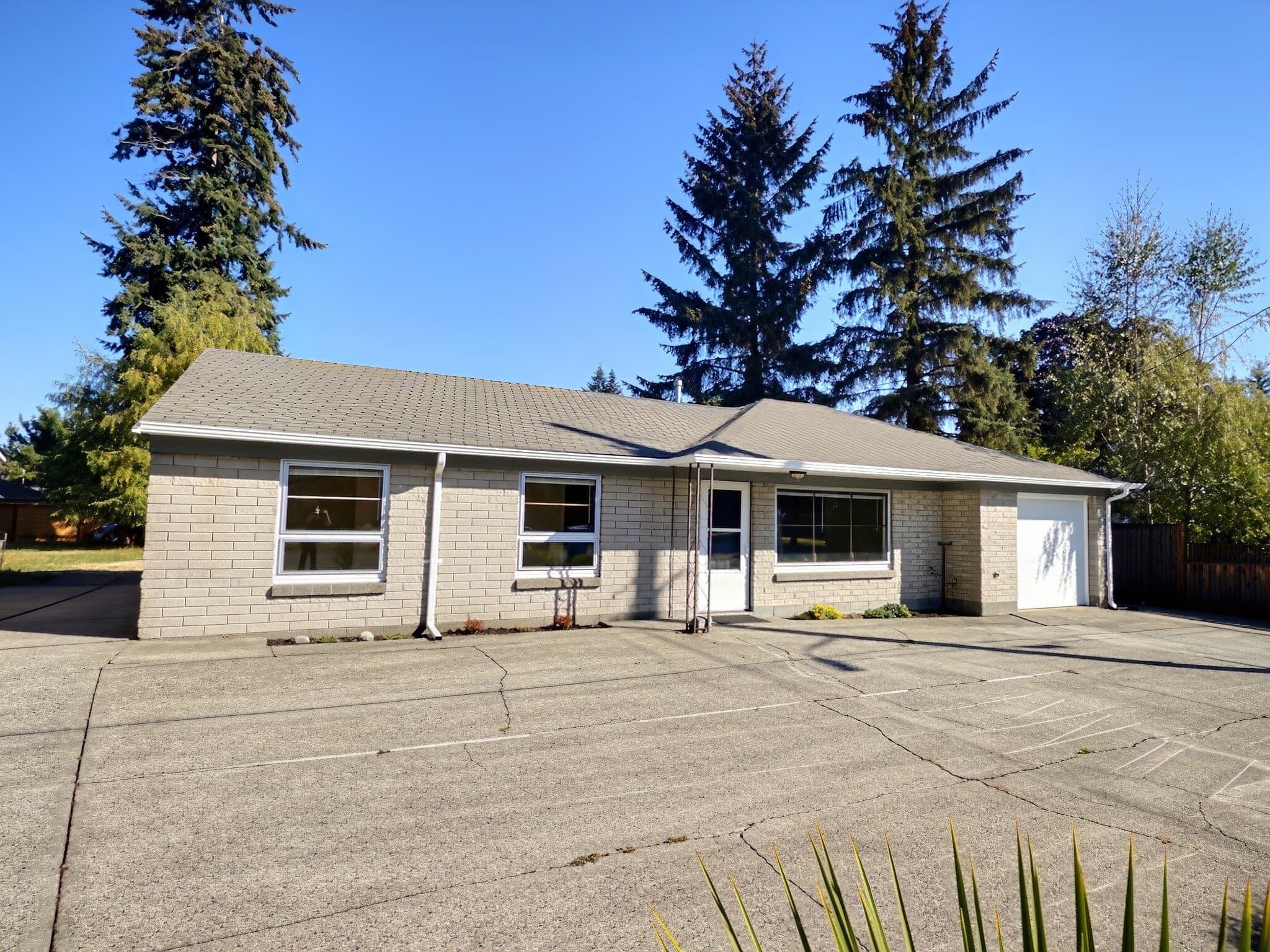Shoreline House: 1314 N 188th St