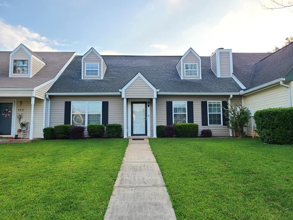 Warner Robins Townhome: 132 Sussex Drive
