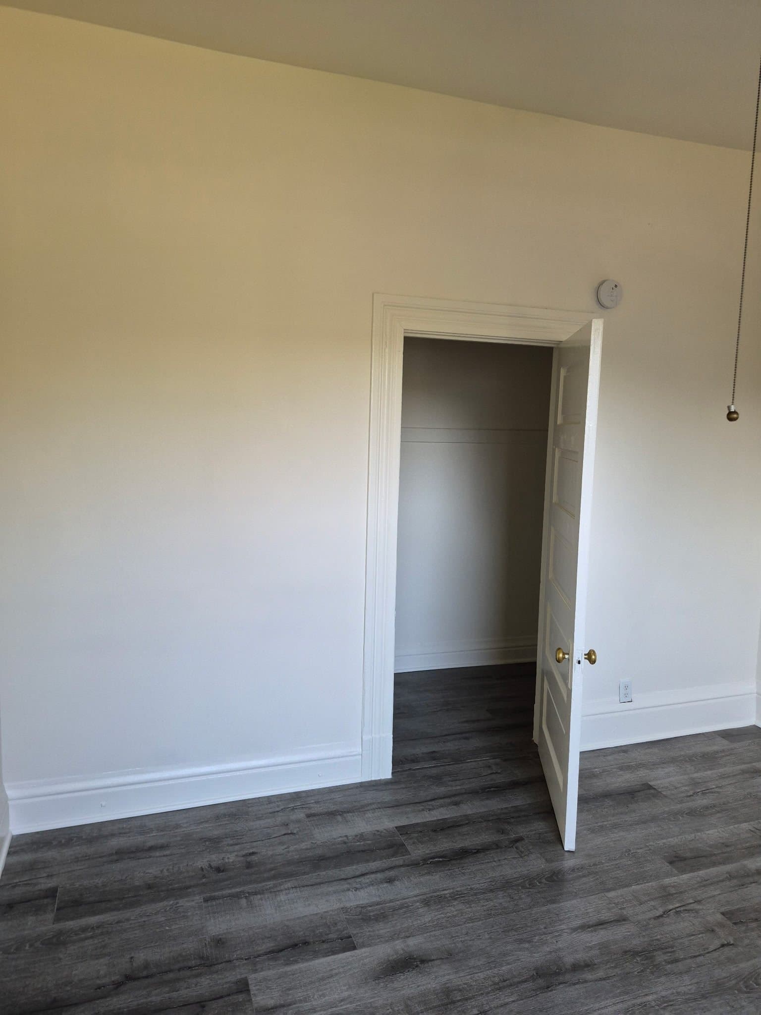 Pasadena Apartment: 695 Cordova St