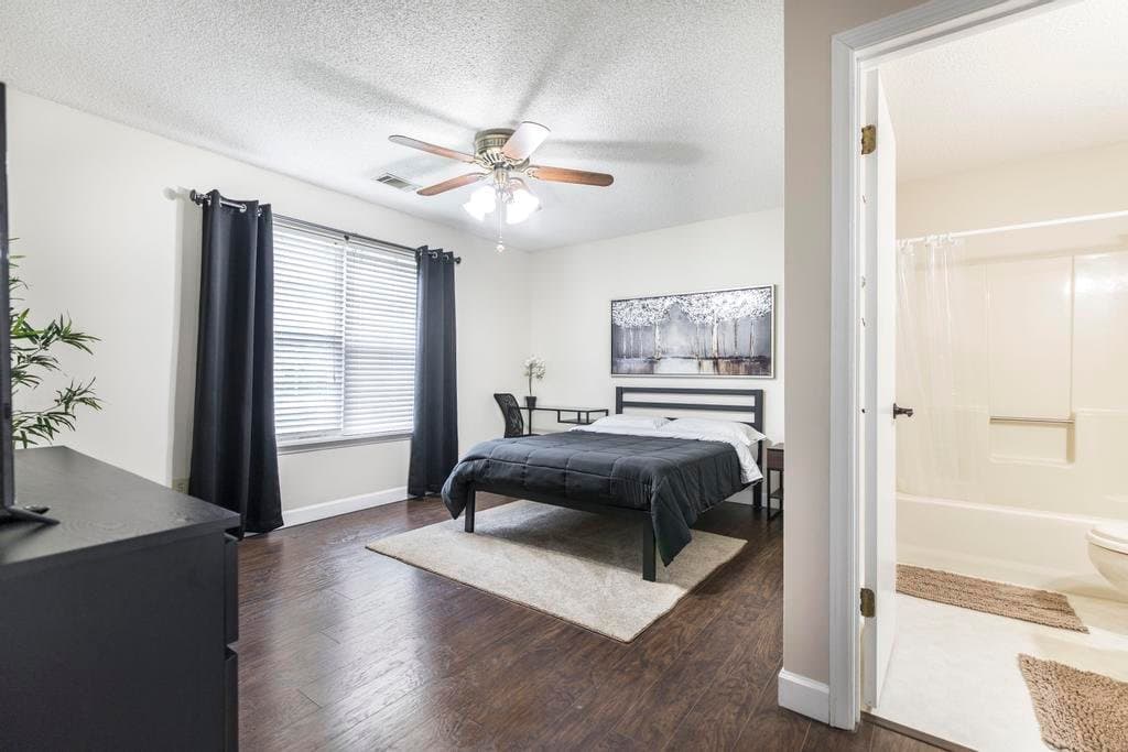 Warner Robins Townhome: 132 Sussex Drive
