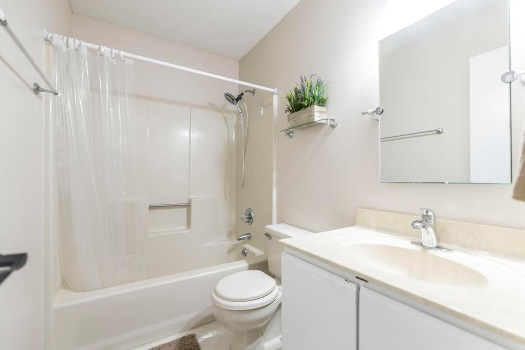 Warner Robins Townhome: 132 Sussex Drive