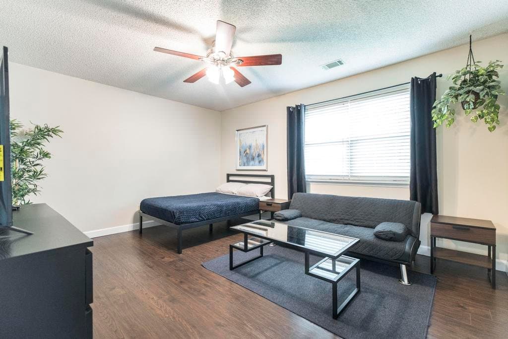 Warner Robins Townhome: 132 Sussex Drive