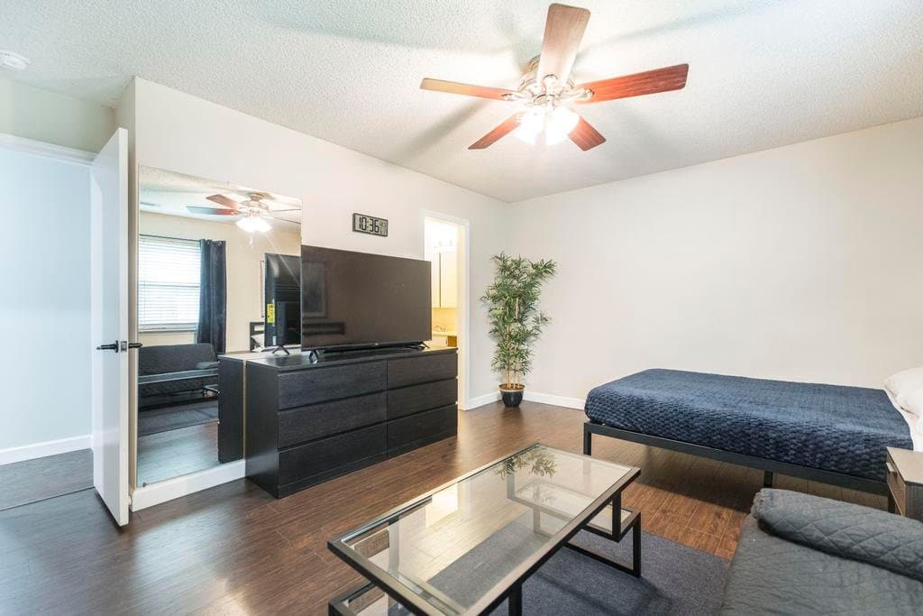 Warner Robins Townhome: 132 Sussex Drive