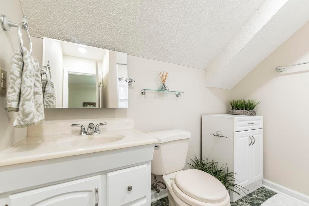 Warner Robins Townhome: 132 Sussex Drive