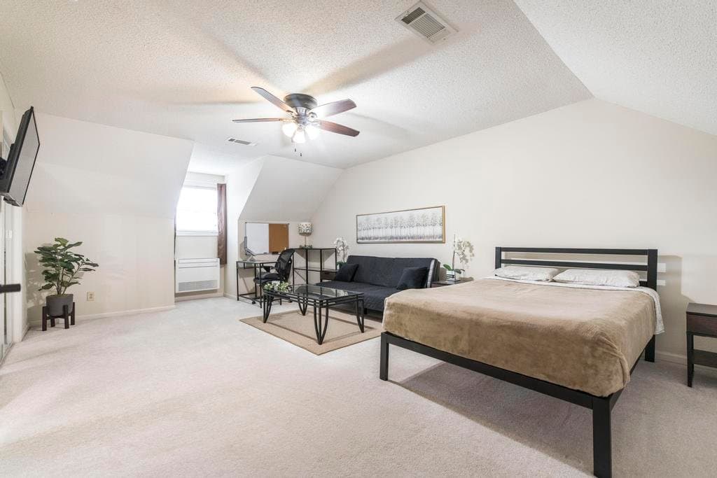 Warner Robins Townhome: 132 Sussex Drive