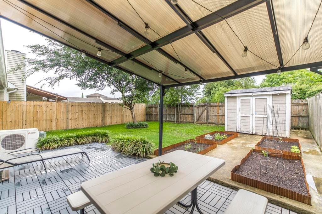 Warner Robins Townhome: 132 Sussex Drive