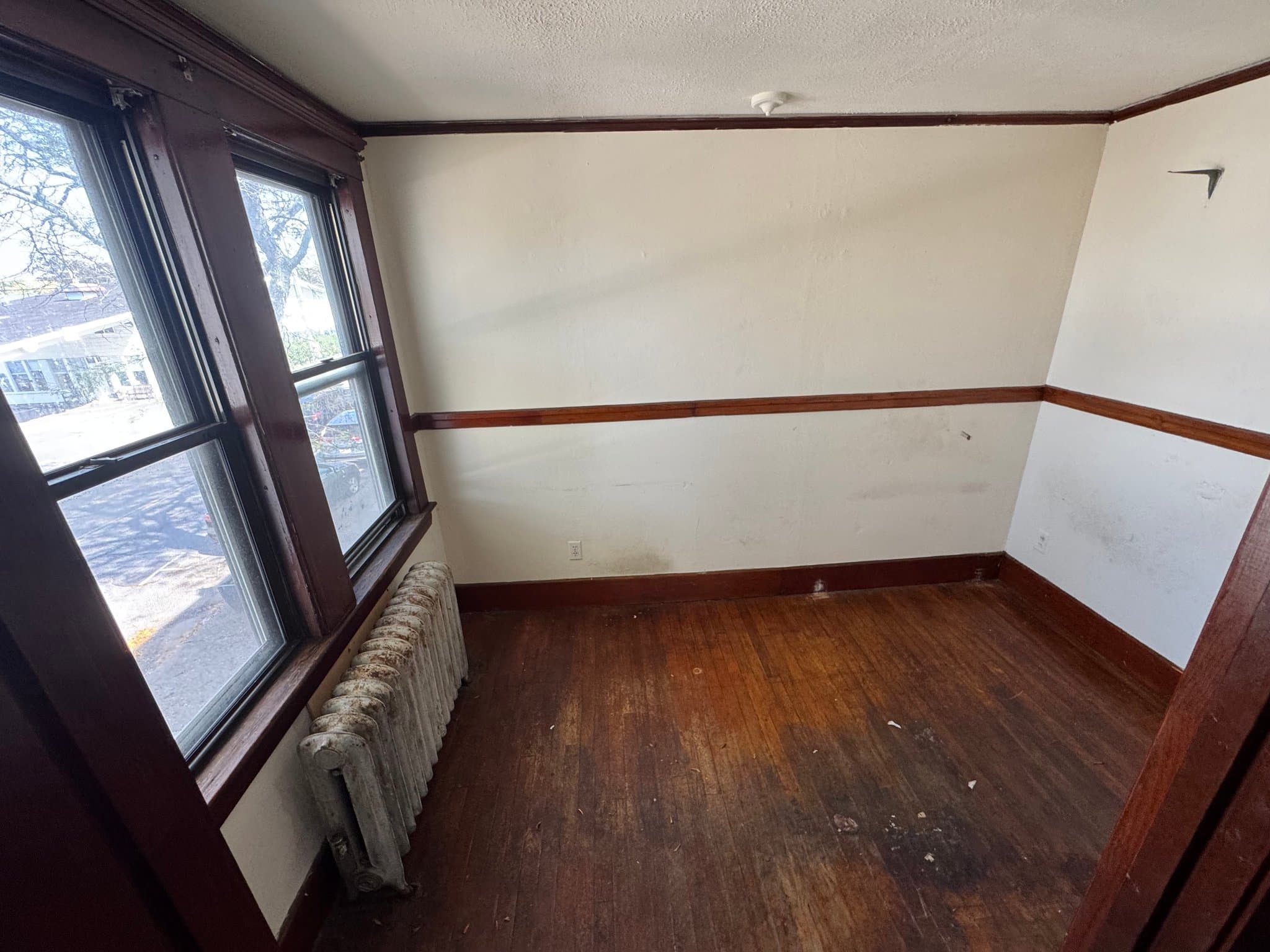 Hyannis Apartment: 215 Main St