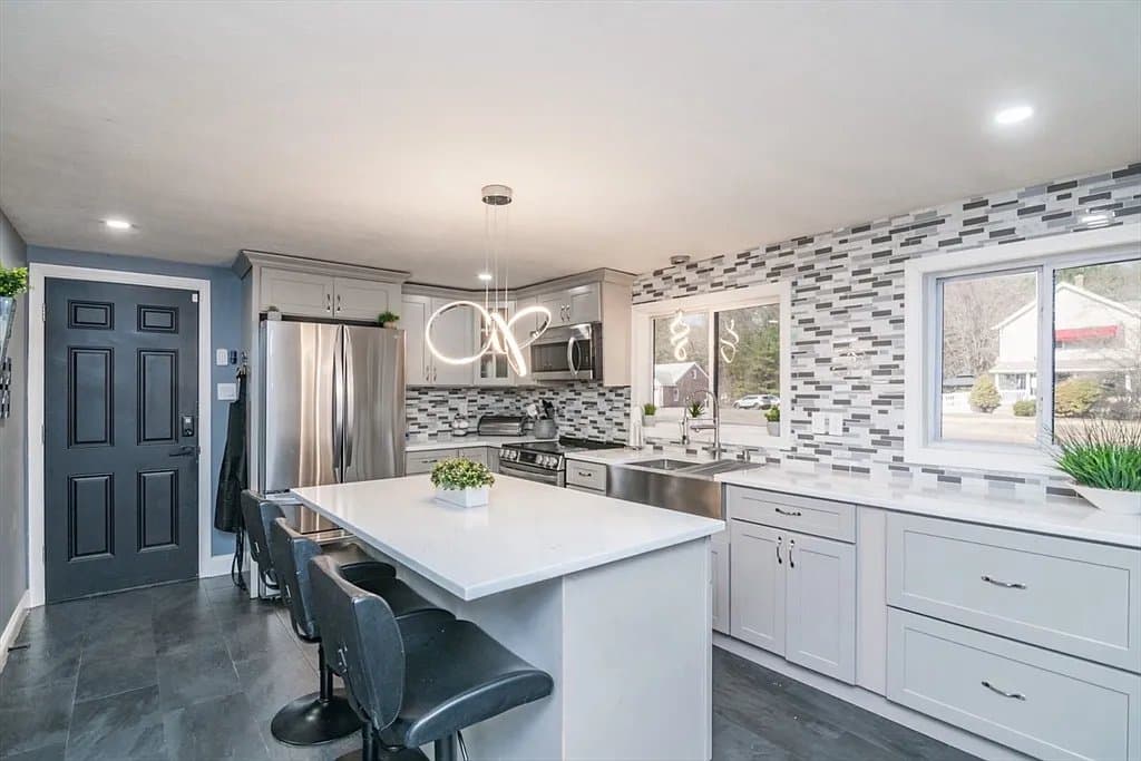 South Hadley Single Room: 412 Granby Road