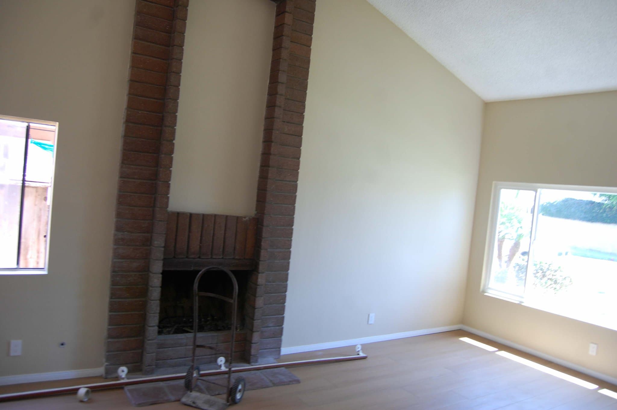 Huntington Beach House: 6401 Glenfox Dr