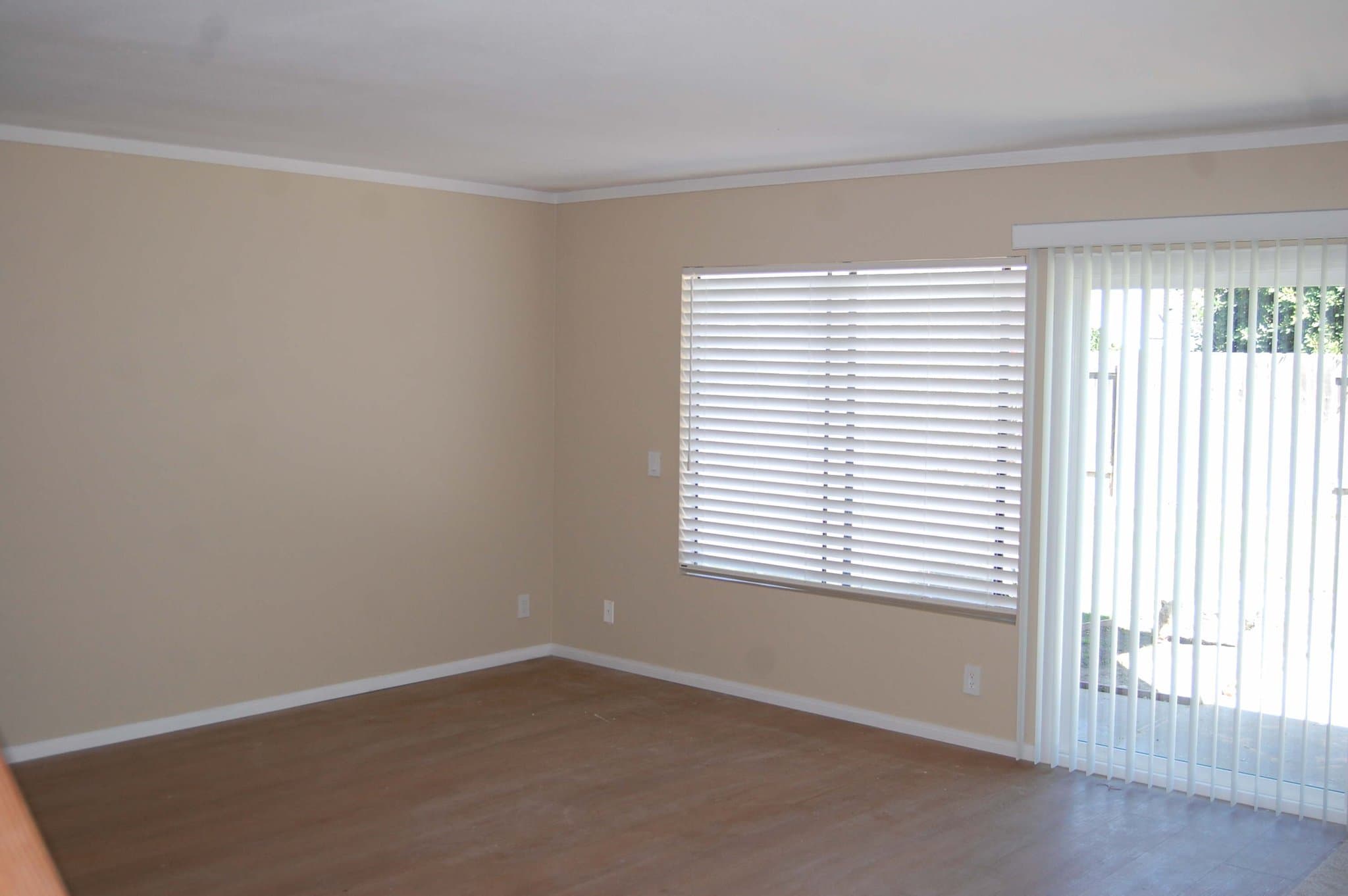 Huntington Beach House: 6401 Glenfox Dr
