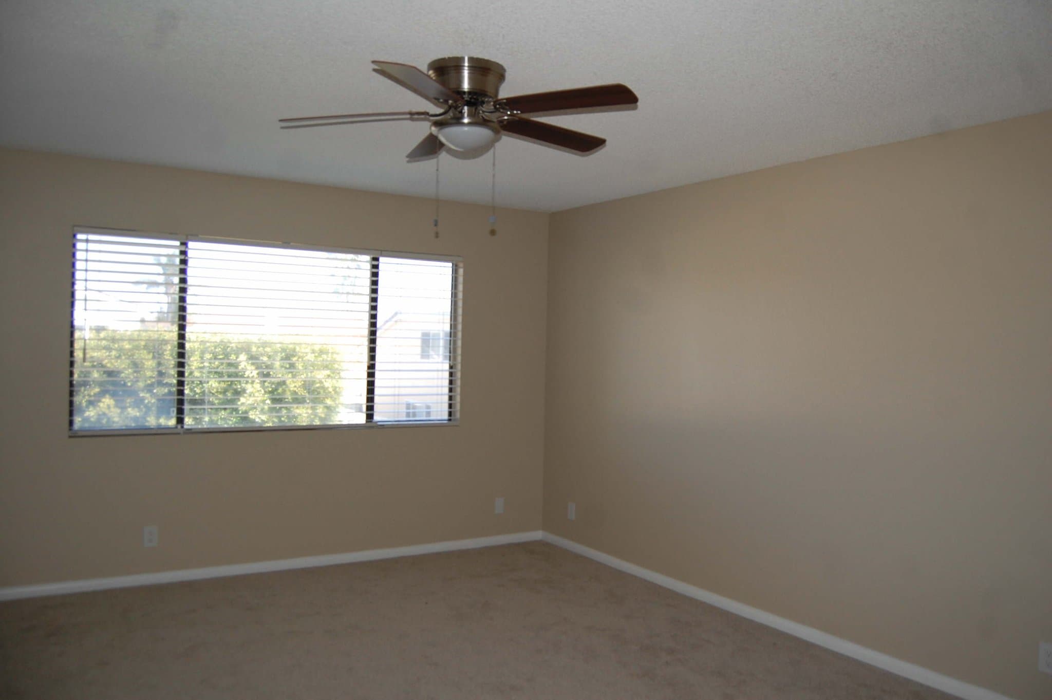 Huntington Beach House: 6401 Glenfox Dr